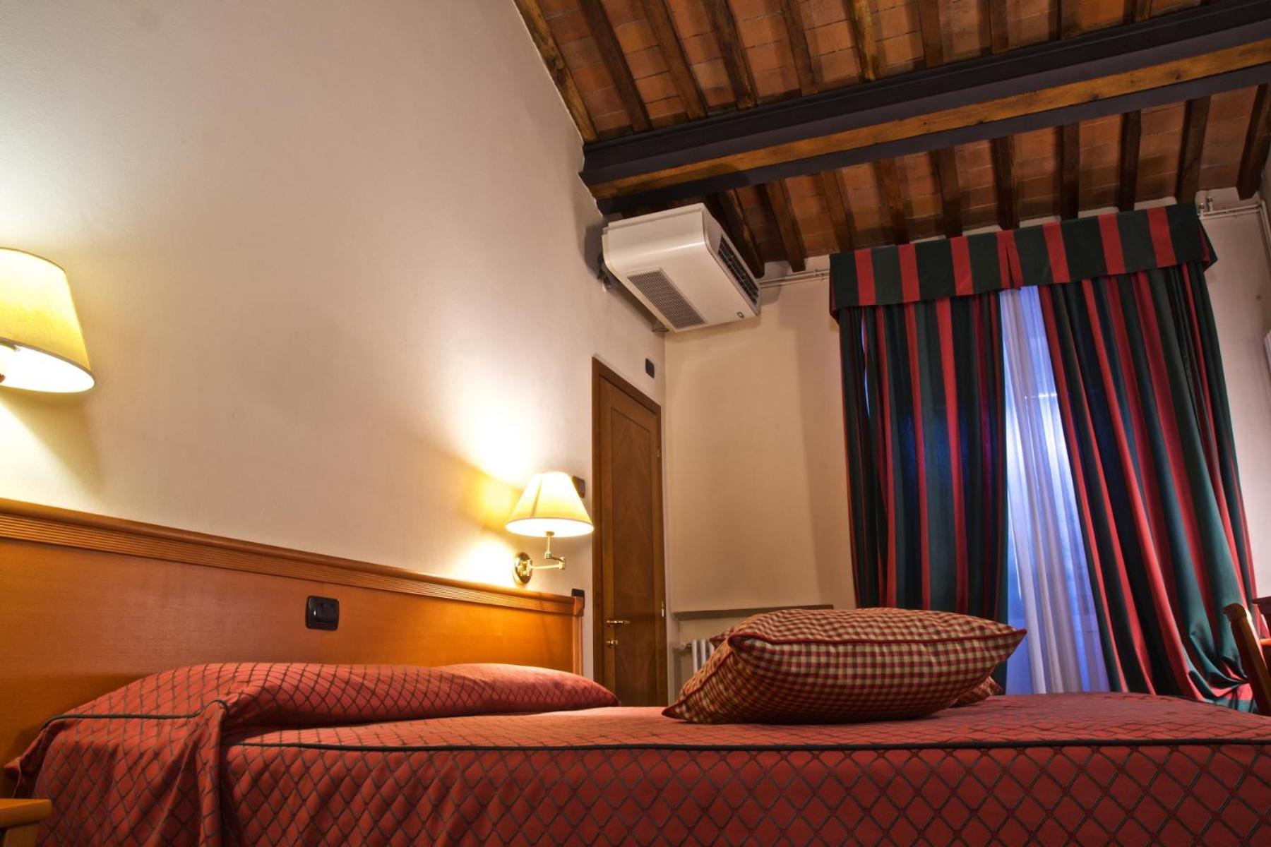 Junior Suite - Photo 11