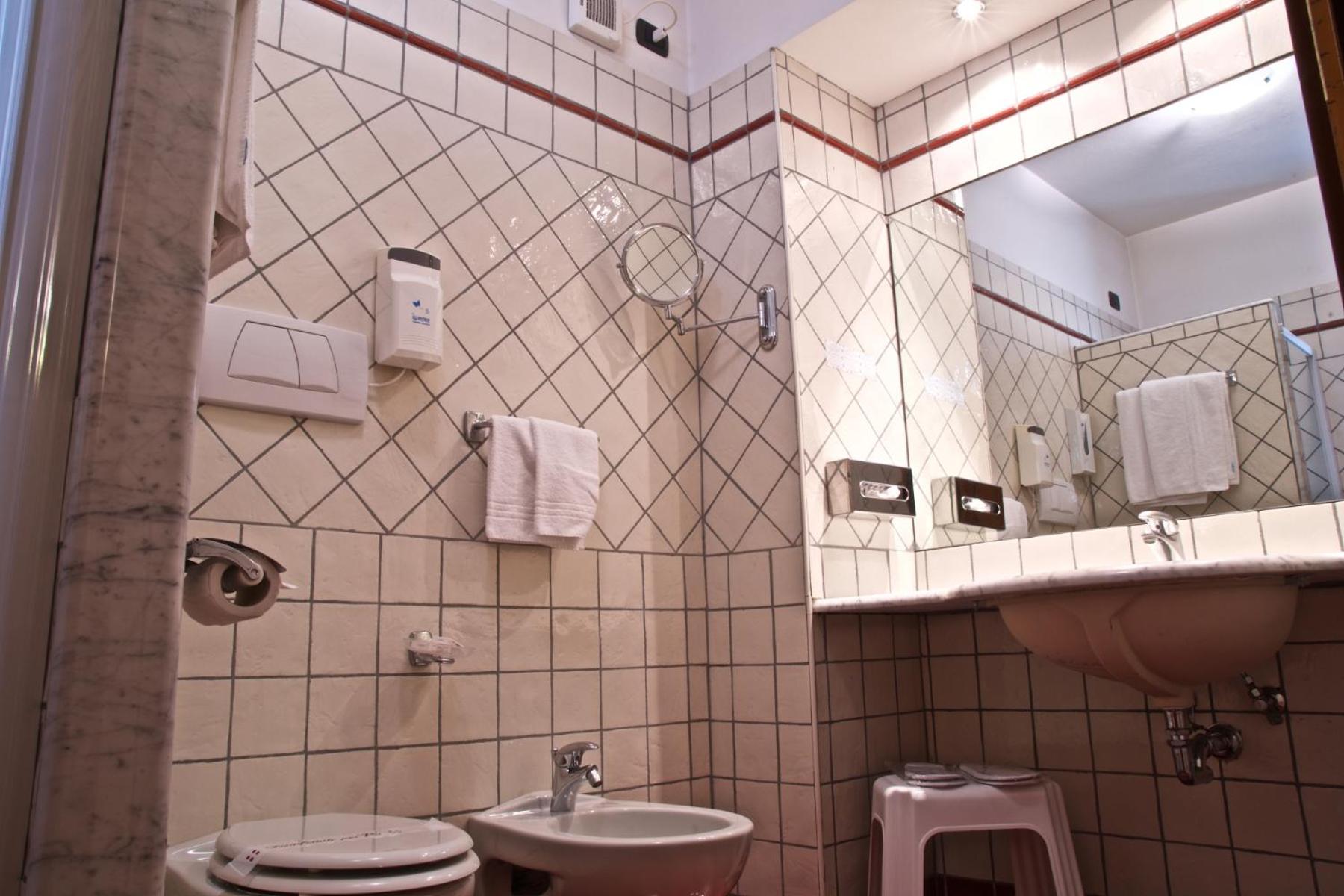 Junior Suite - Photo 12