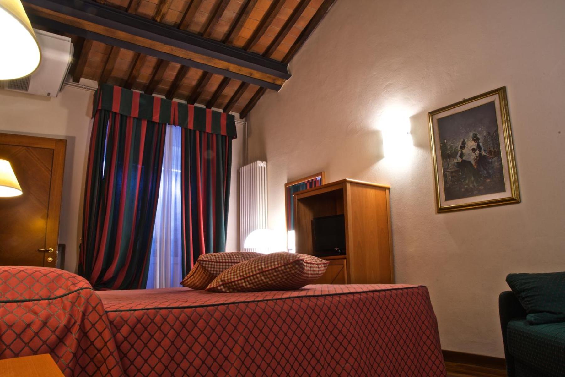 Junior Suite - Photo 13