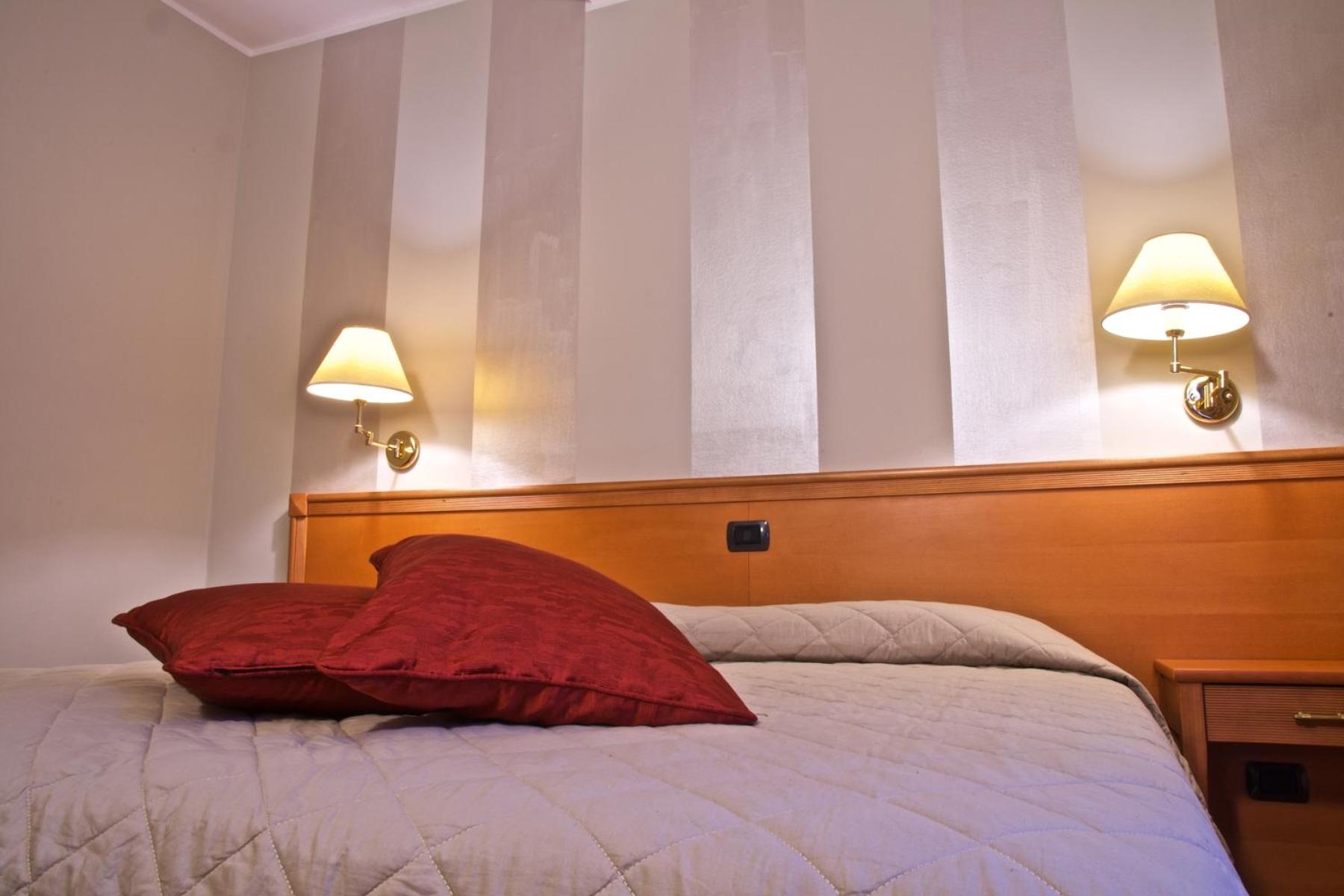 Superior Double or Twin Room - Photo 6