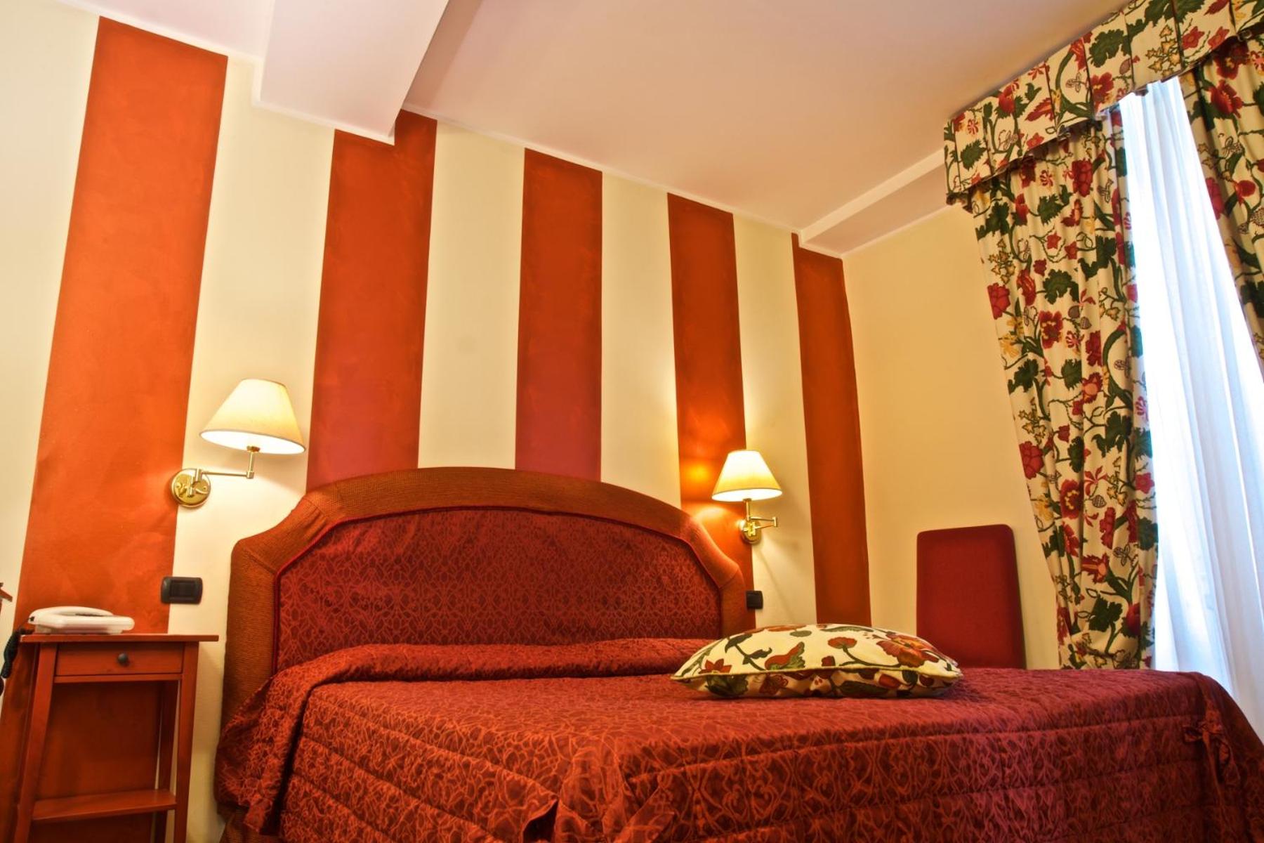 Superior Double or Twin Room - Photo 14