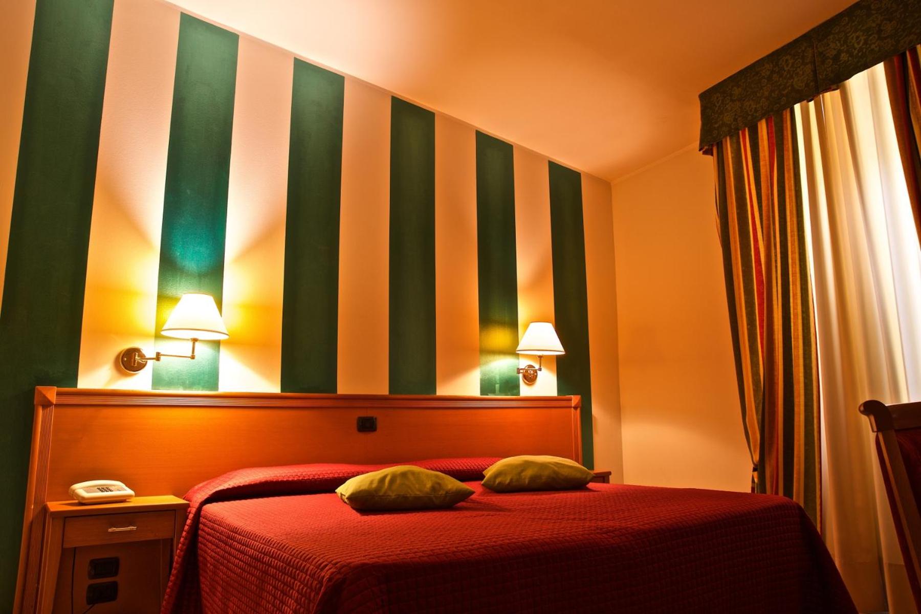 Superior Double or Twin Room - Photo 23
