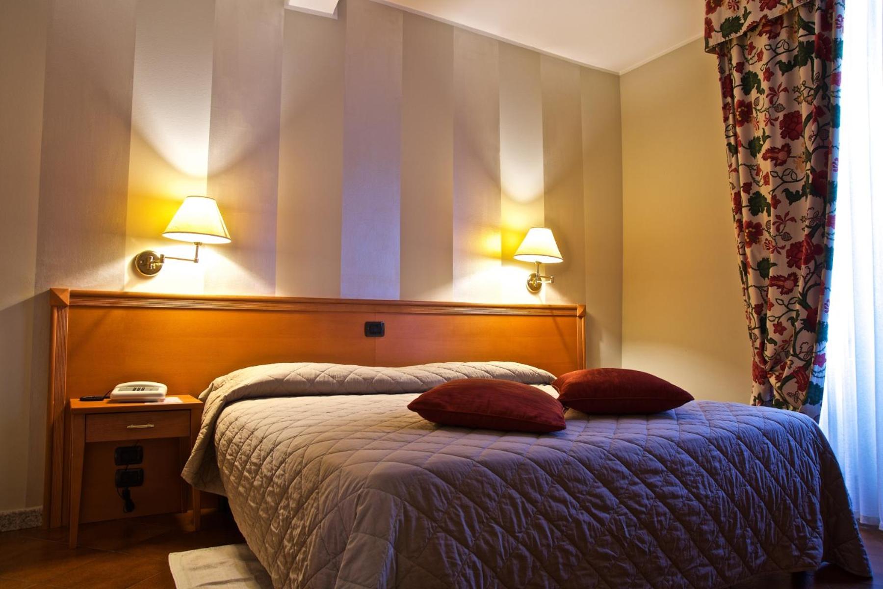 Superior Double or Twin Room - Photo 25