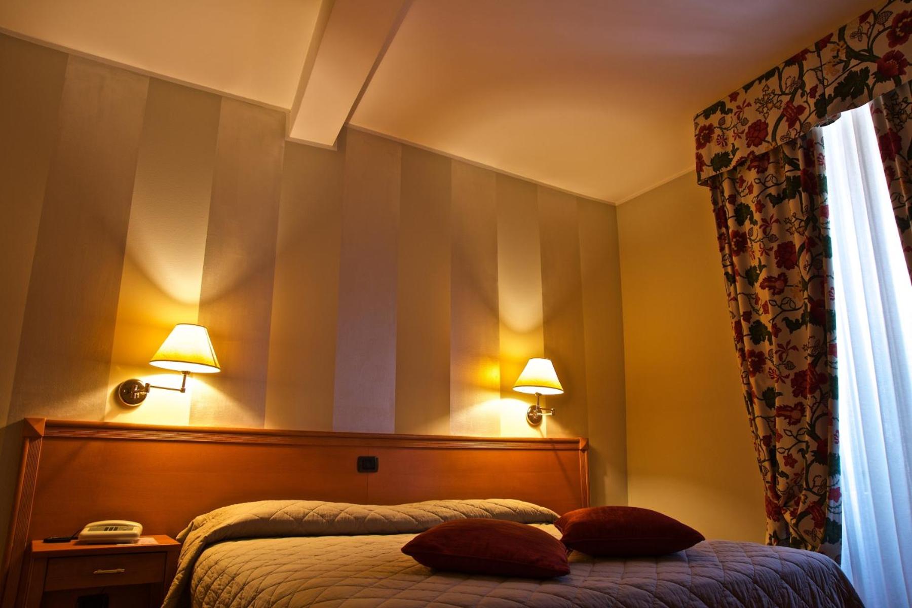 Superior Double or Twin Room - Photo 26