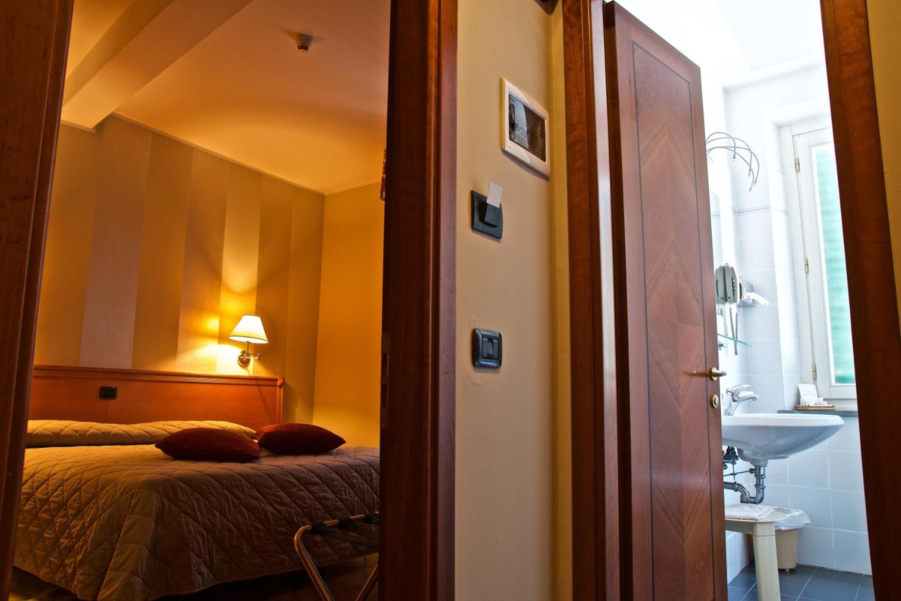 Superior Double or Twin Room - Photo 27
