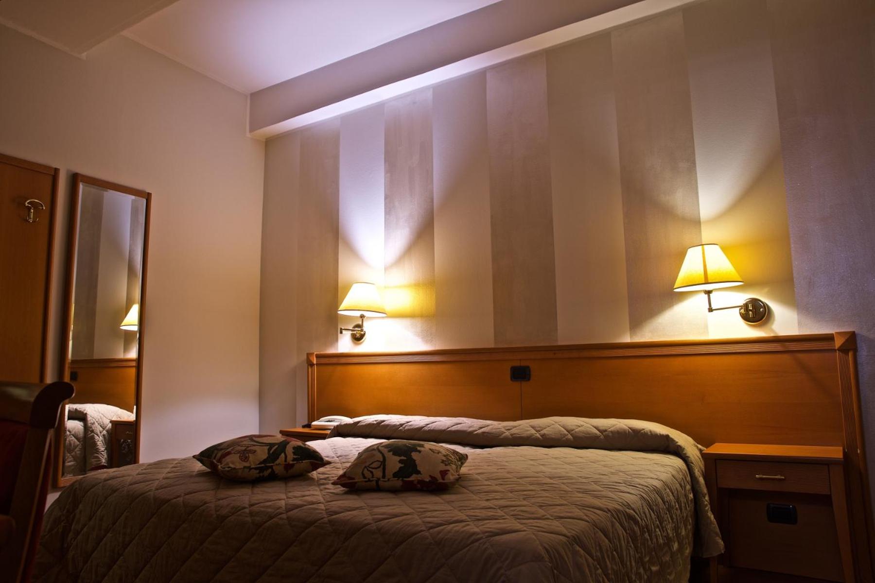 Superior Double or Twin Room - Photo 28