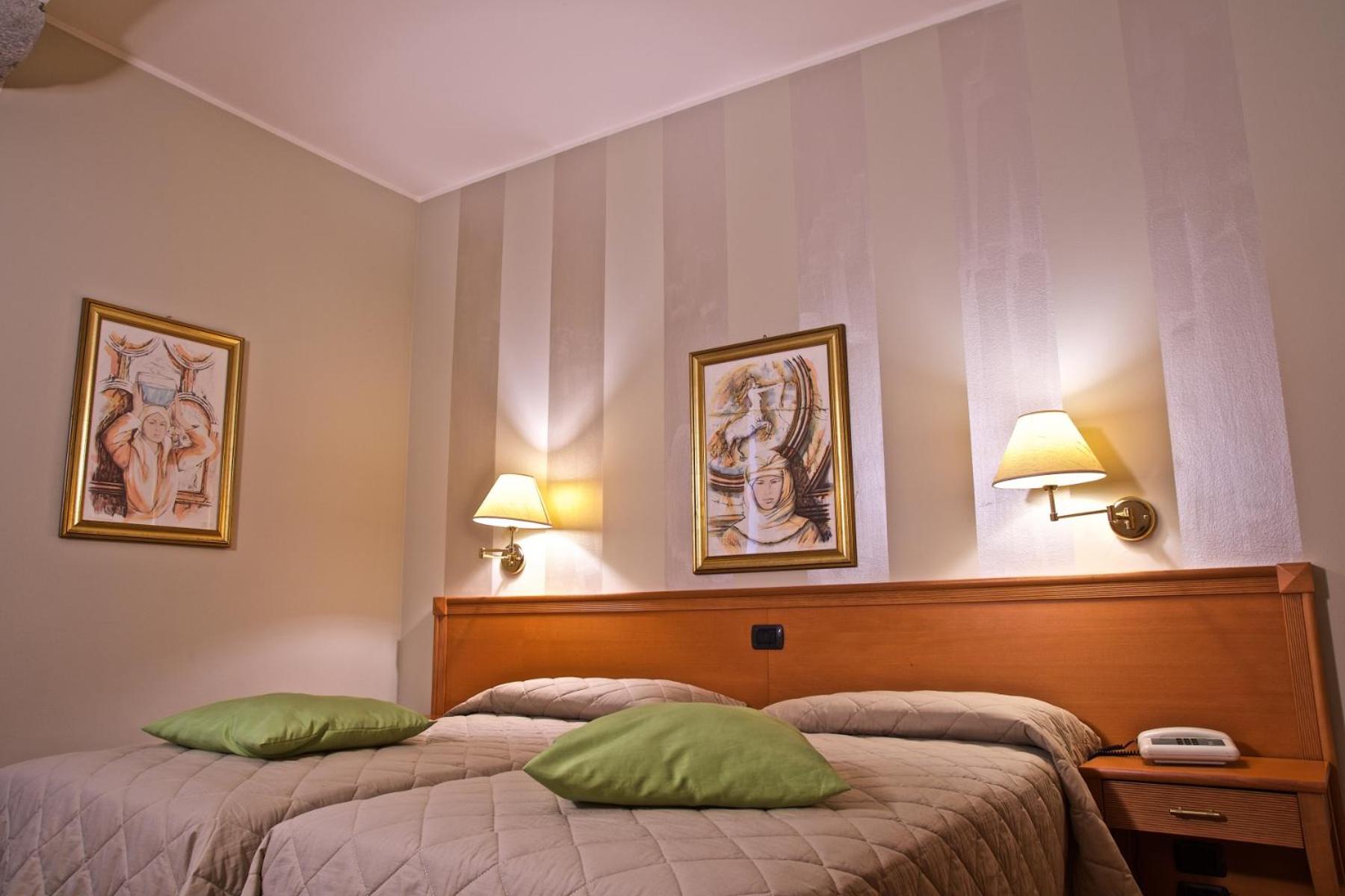 Superior Double or Twin Room - Photo 31