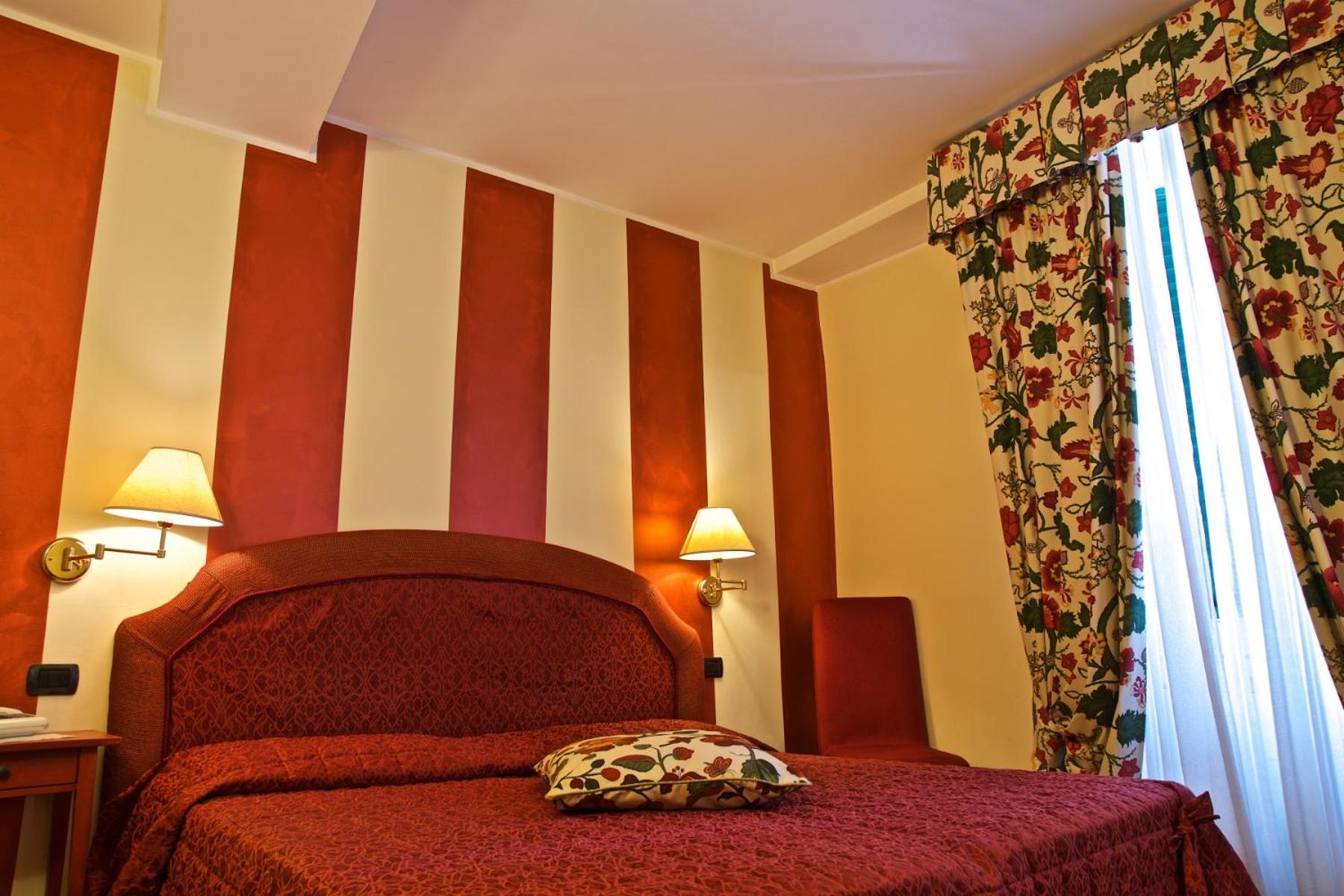 Superior Double or Twin Room - Photo 32