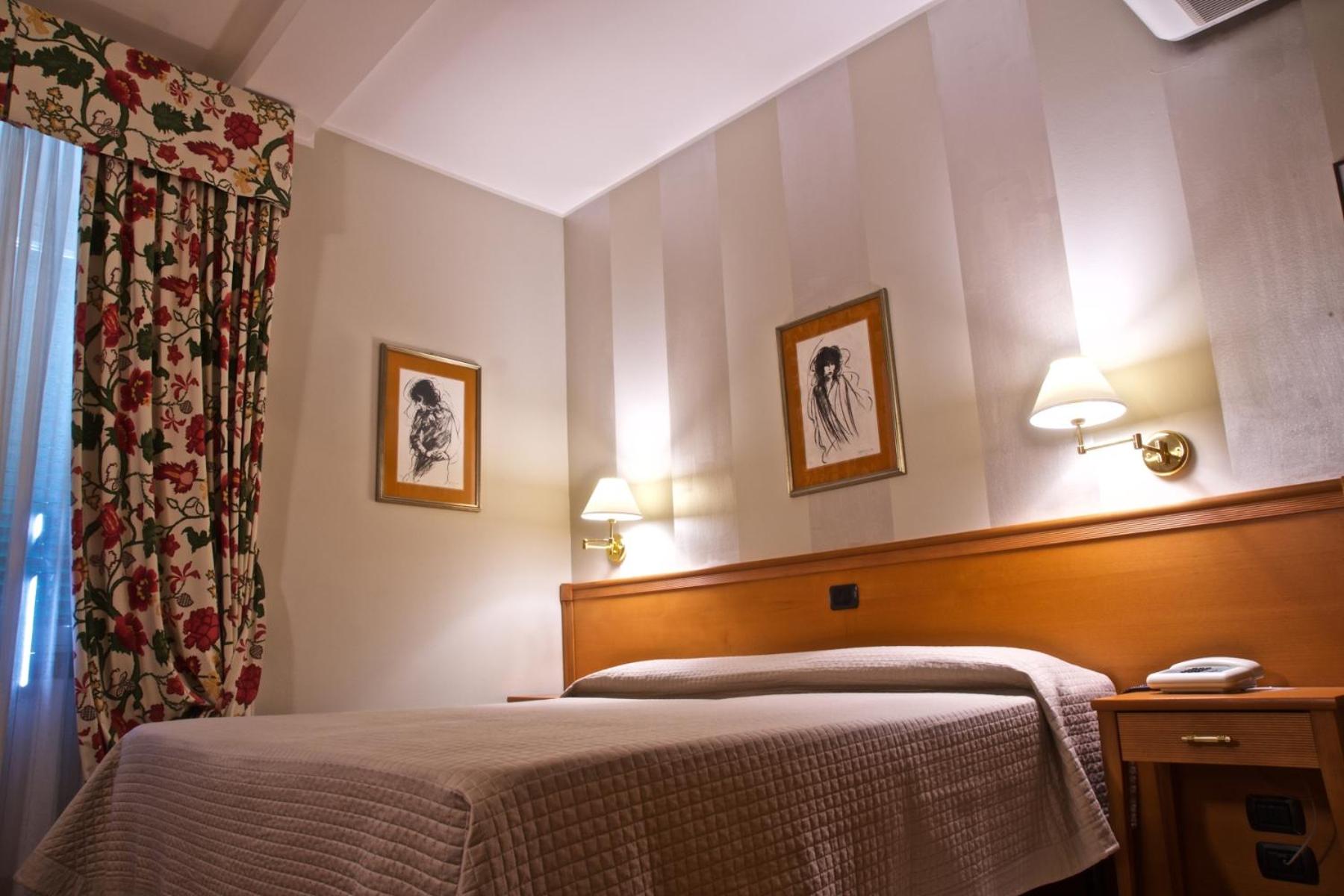 Superior Double or Twin Room - Photo 37