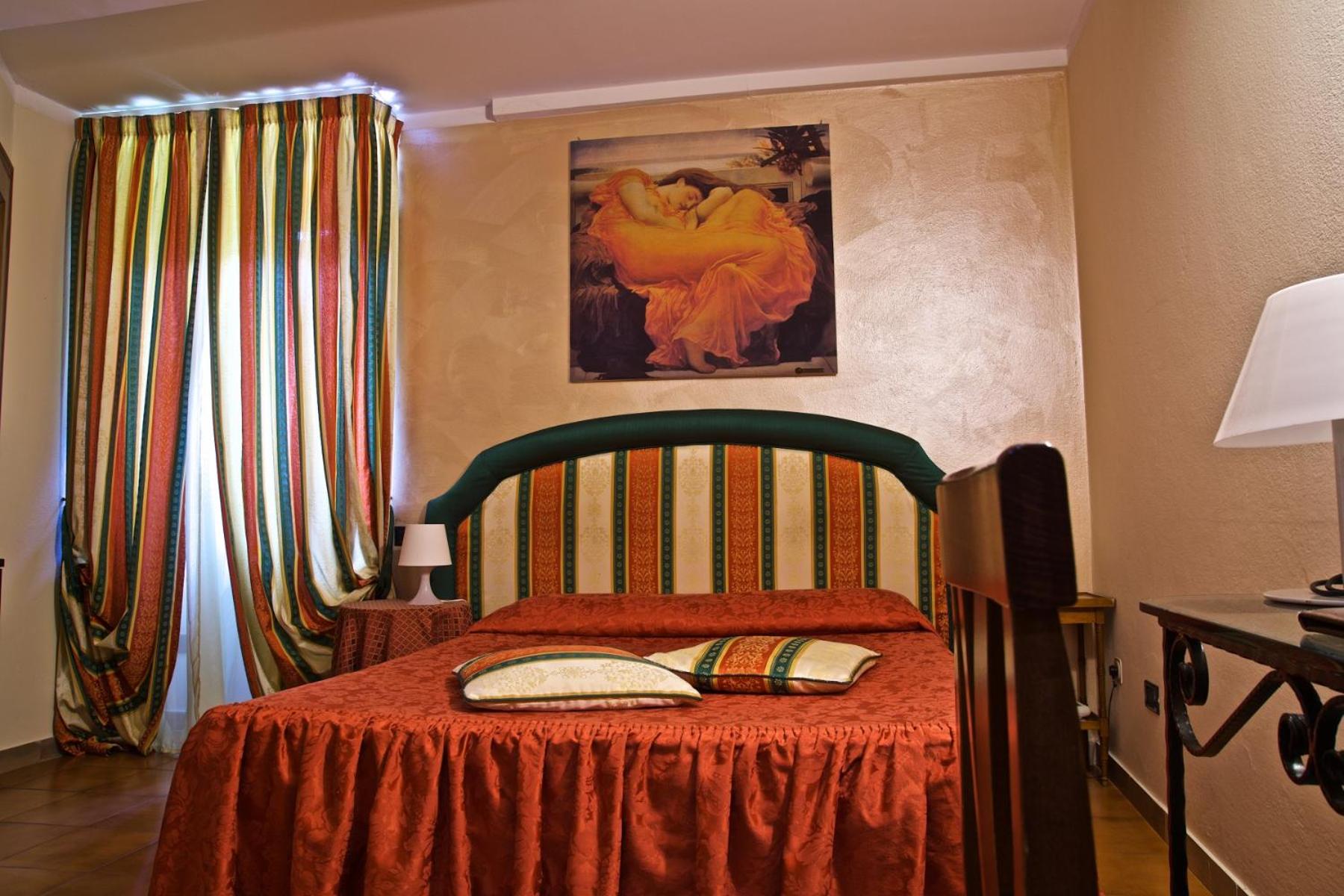 Classic Double or Twin Room - Photo 5