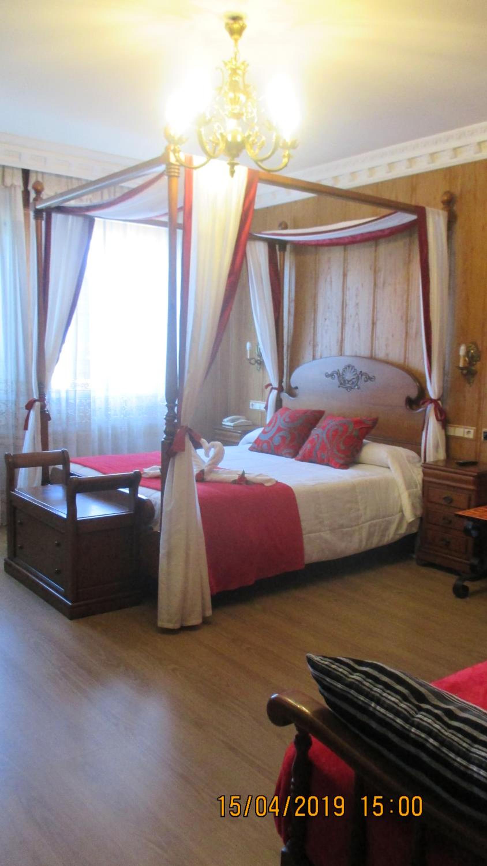 Habitación Doble con Cama con Dosel y Estacionamiento Incluido