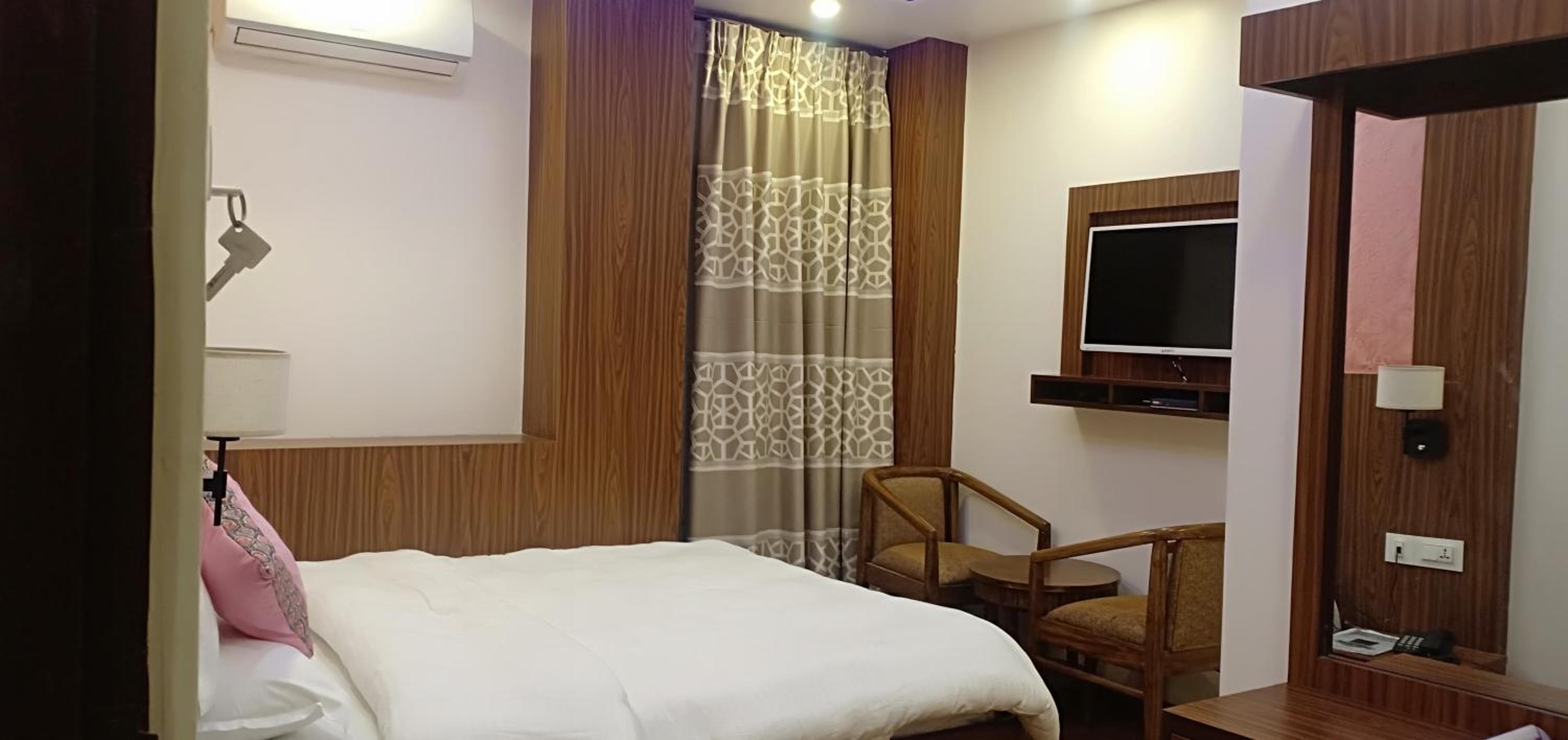 Deluxe Double Room photo 3