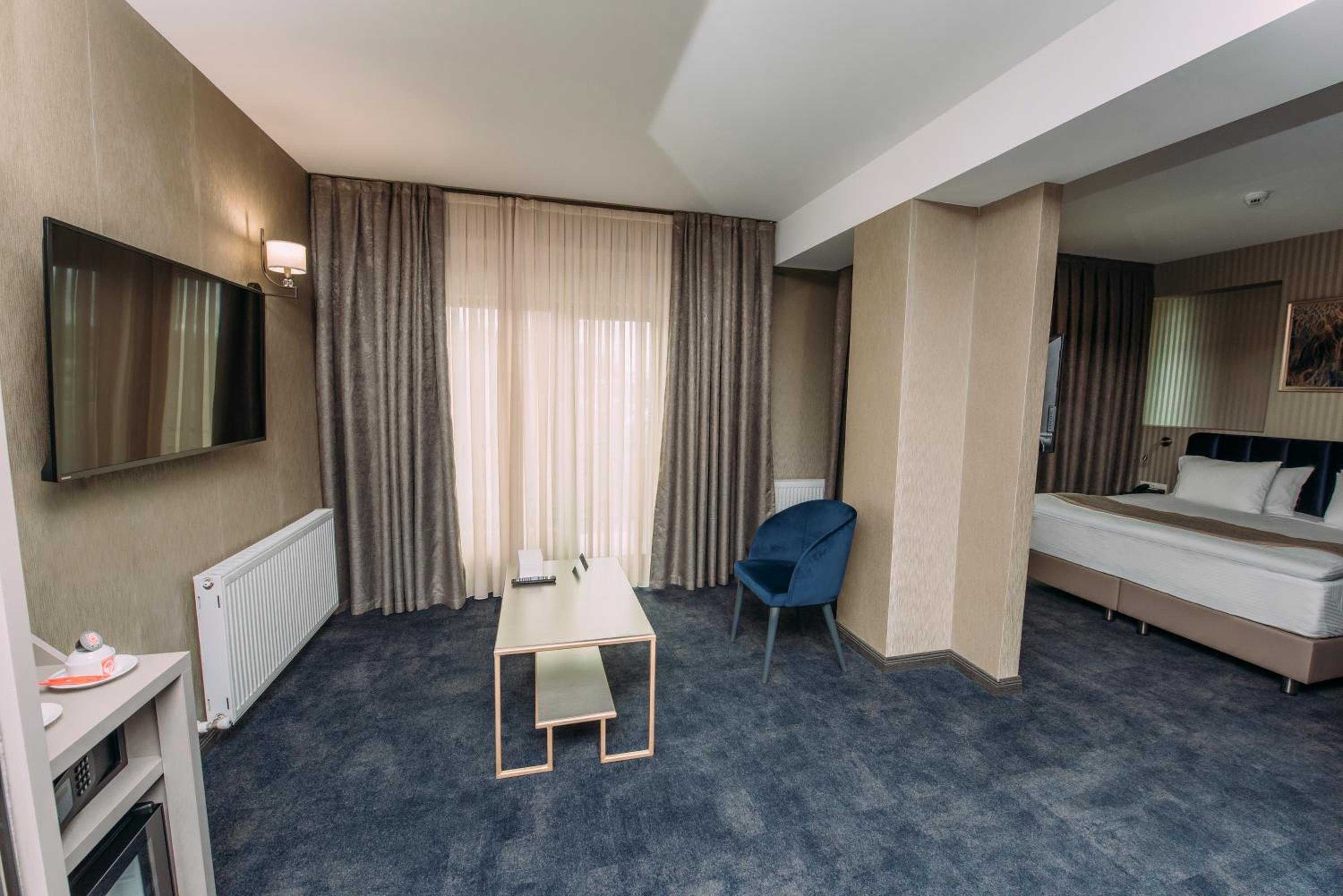 Superior Suite - Photo 4