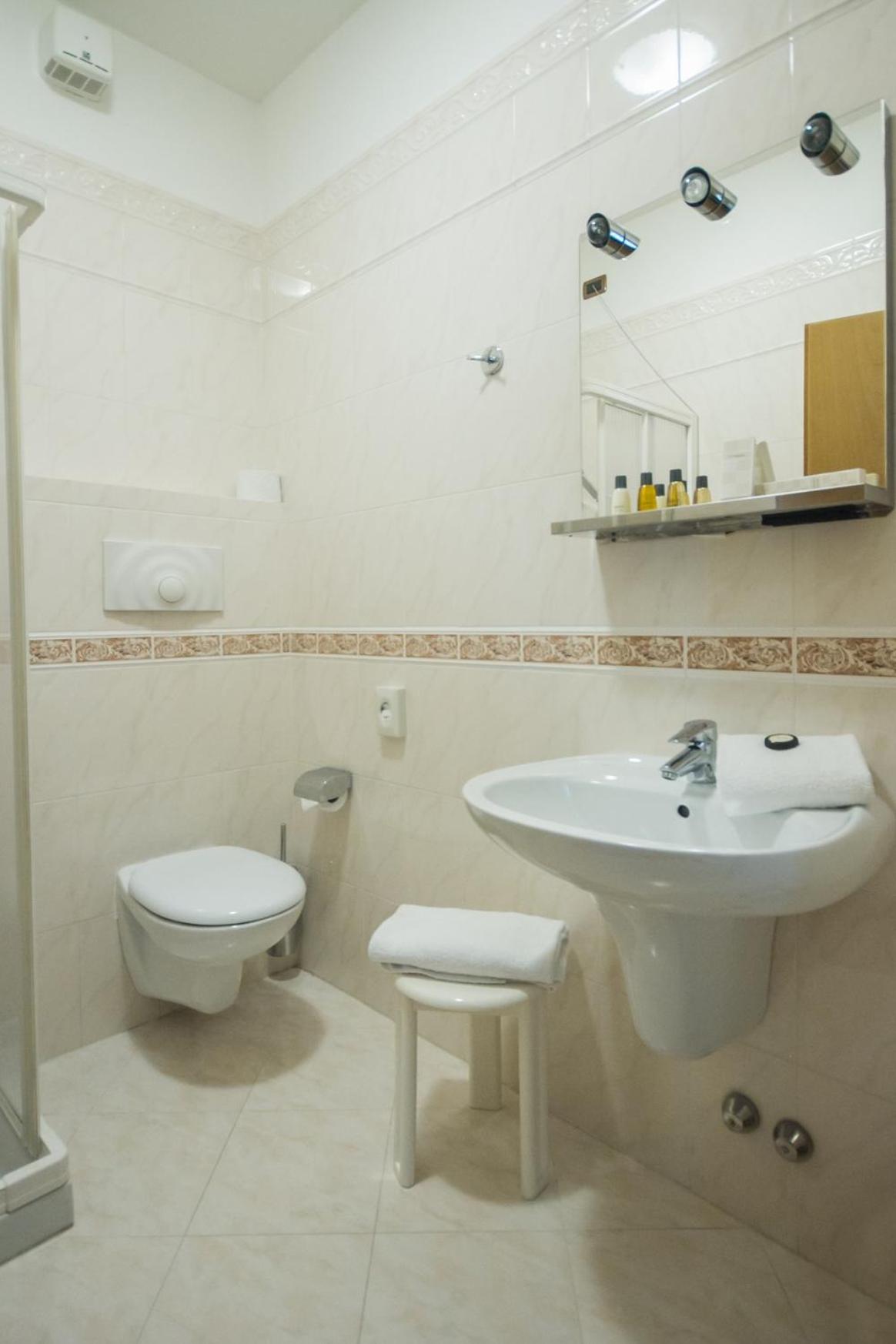 Superior Queen Room photo 3