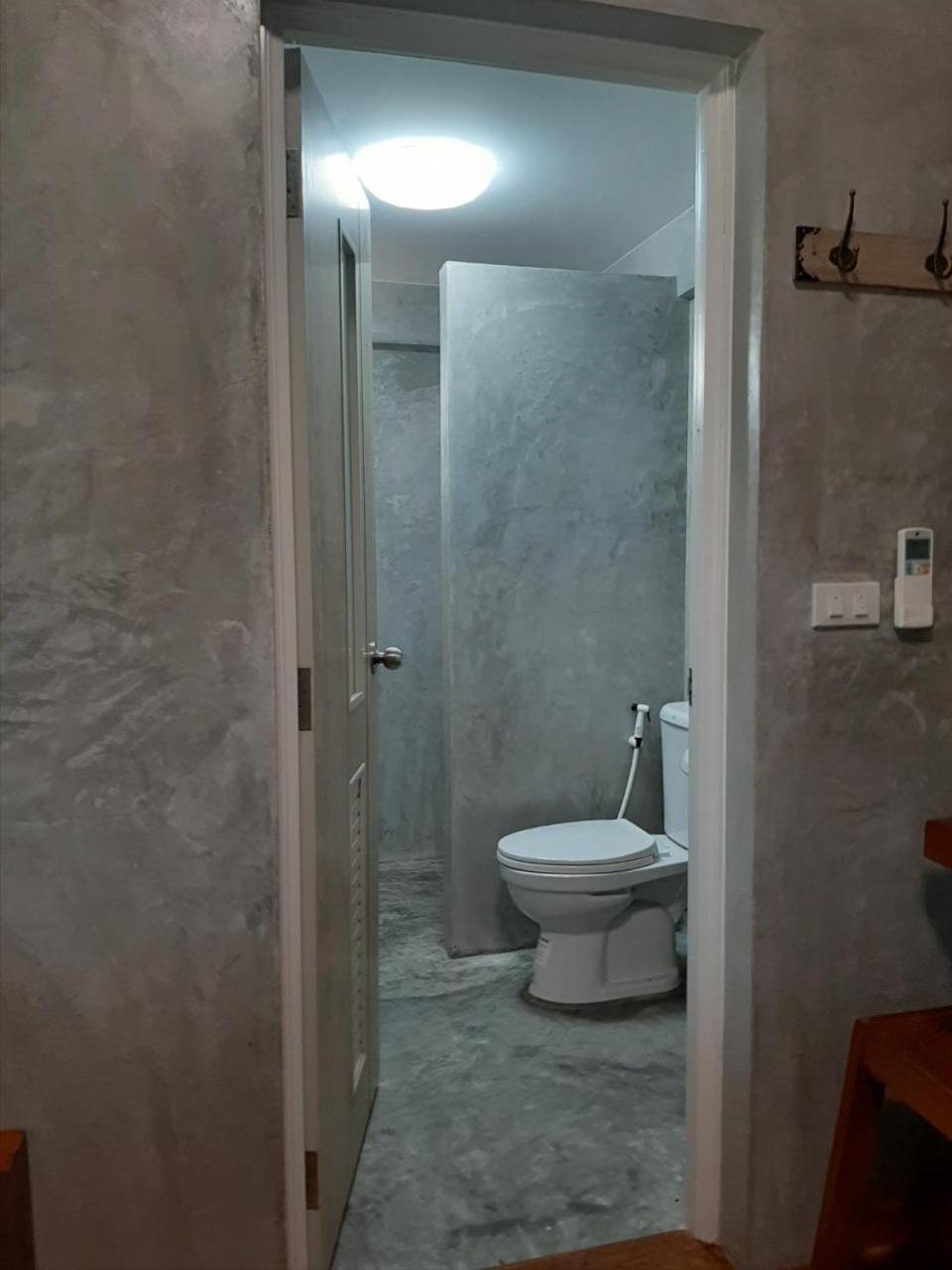 Standard Double Room - Photo 5