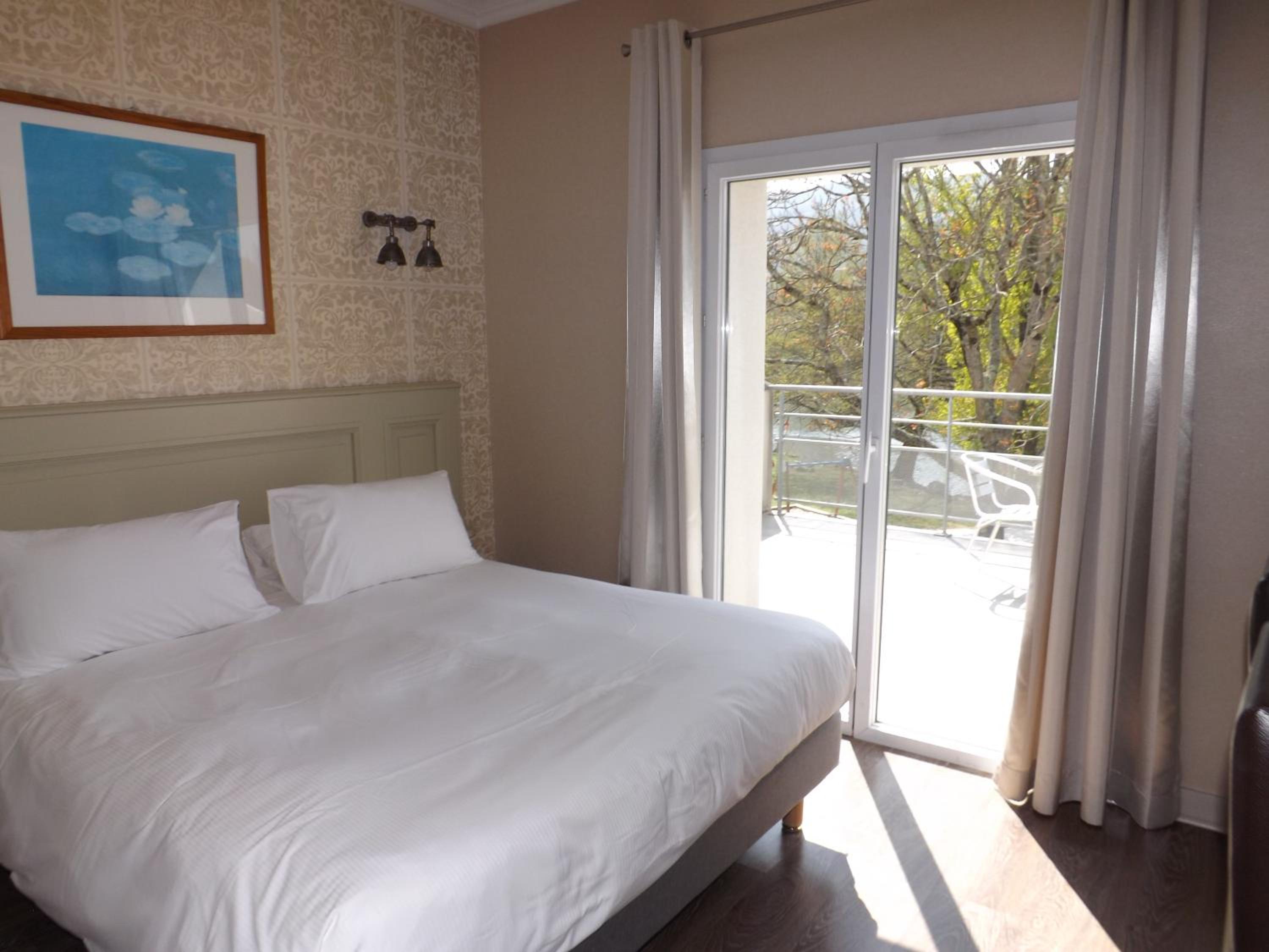 Double Room - Photo 11