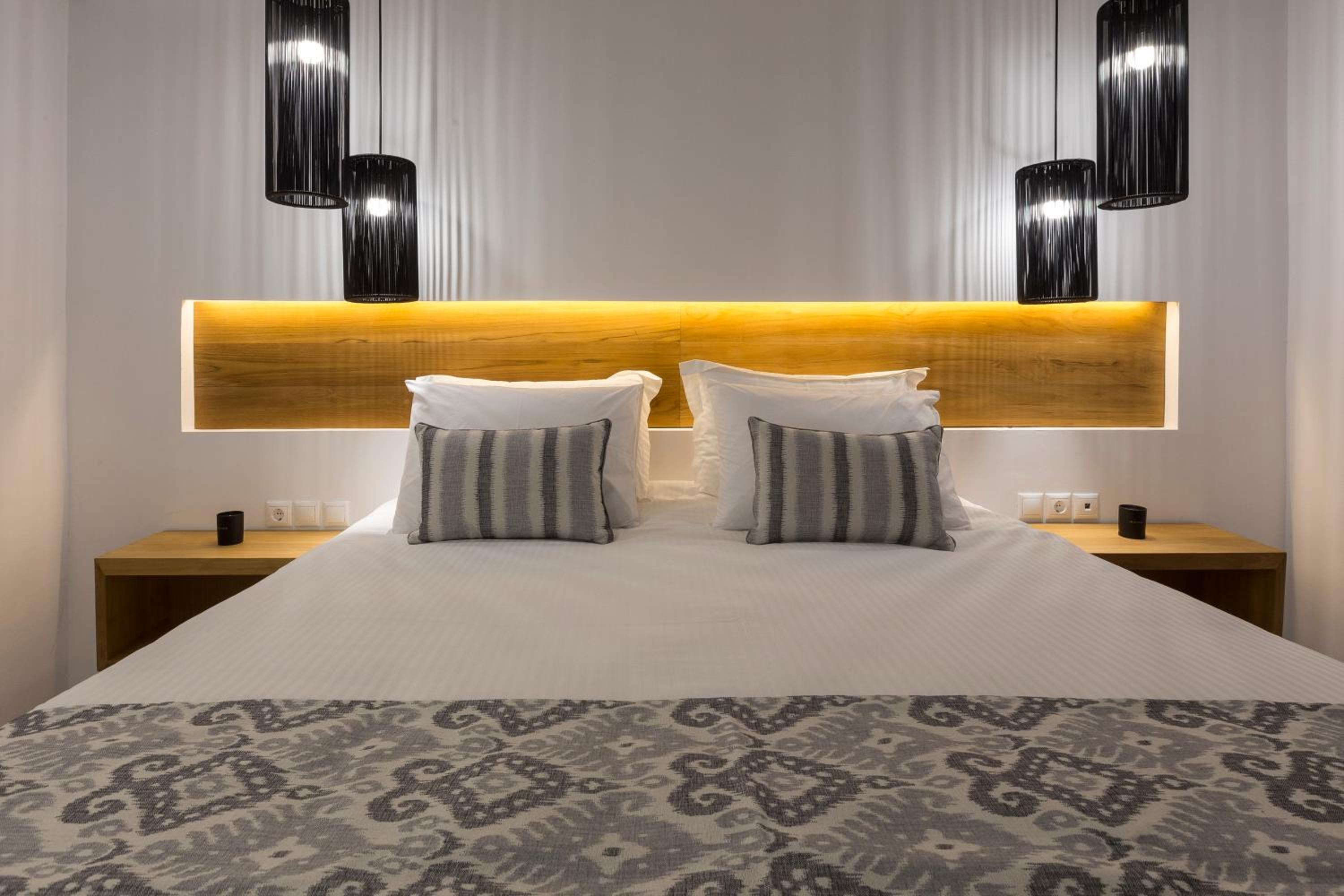 Superior Suite with private pool and beach view