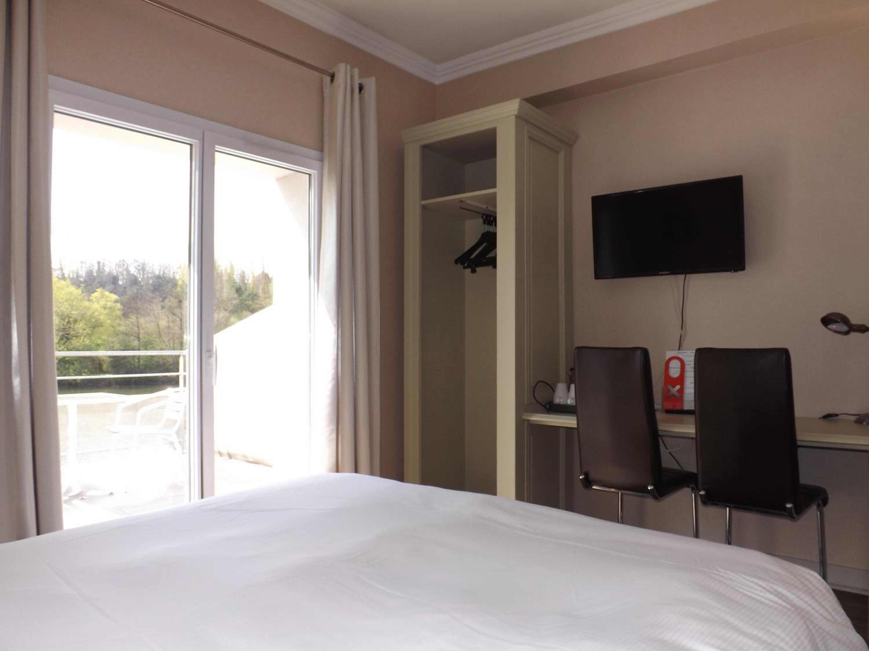 Double Room - Photo 12