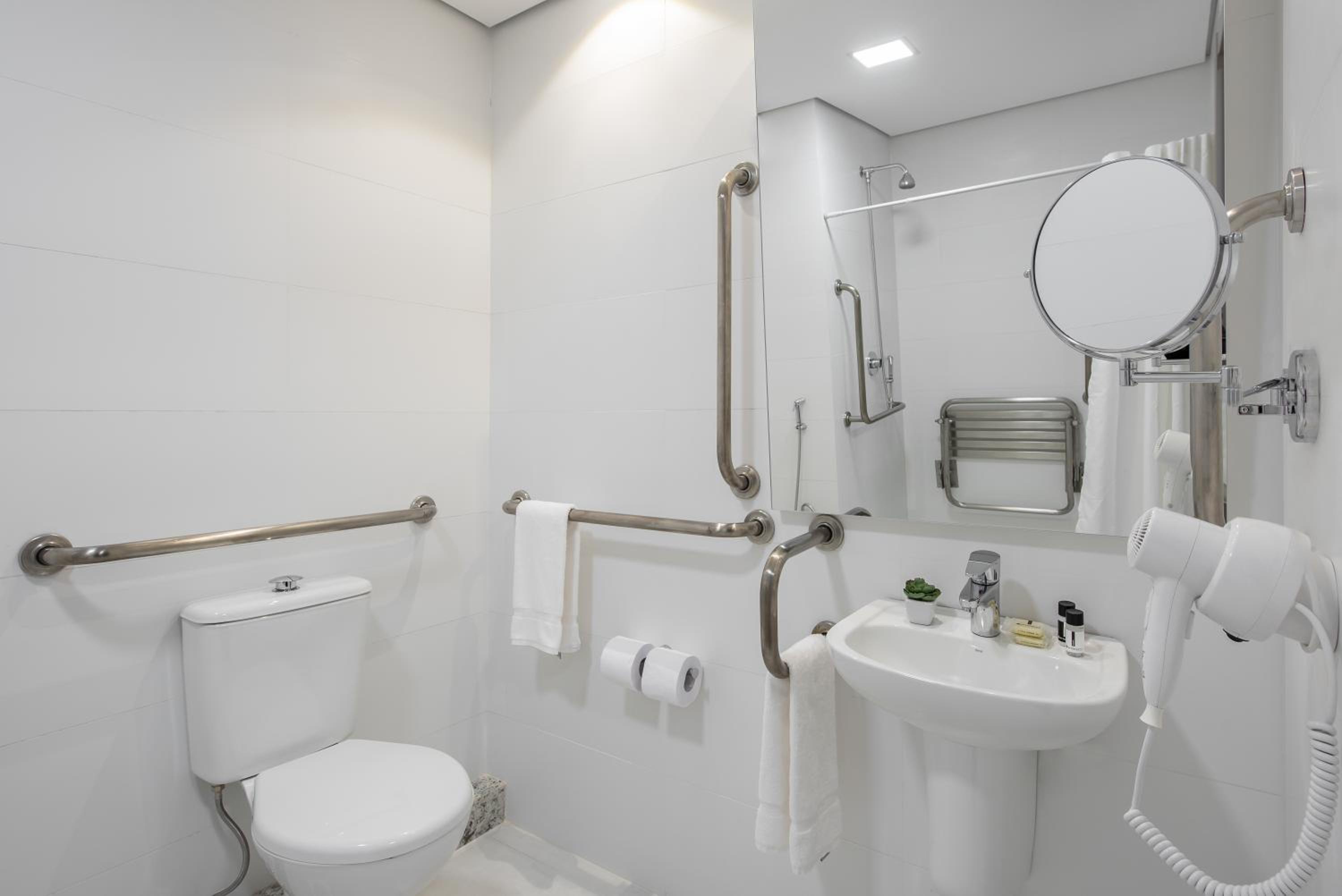 Double Room - Disability Access photo 2