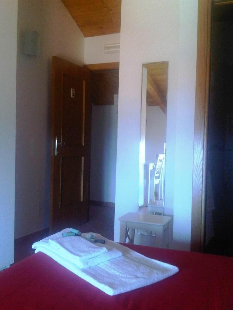 Double or Twin Room with Sea View - Photo 8
