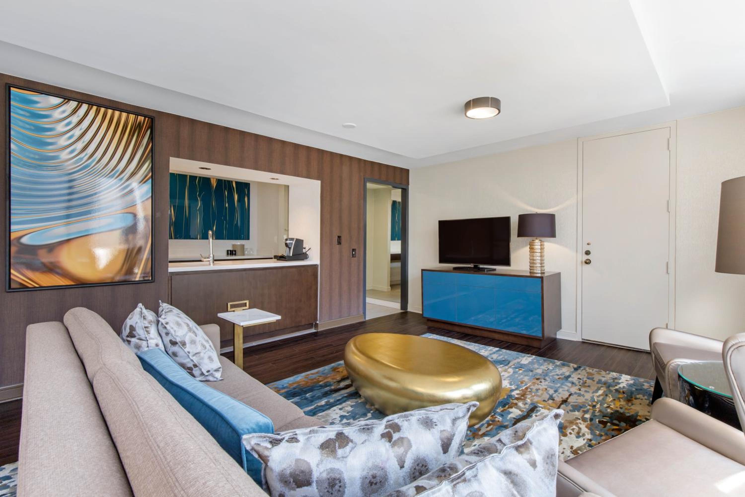 Studio Suite 1 King Bed - Photo 1