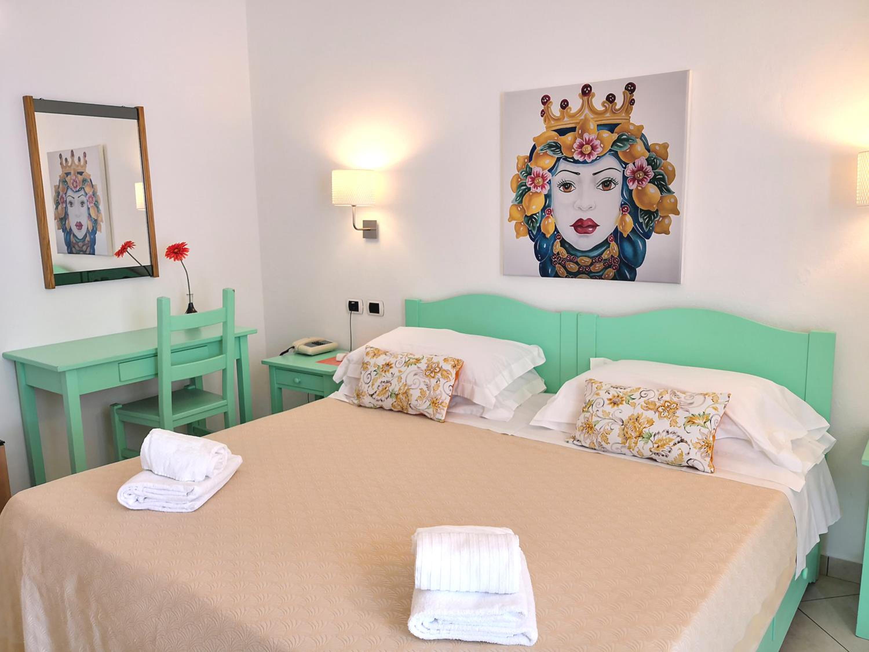 Economy Double Room photo 2
