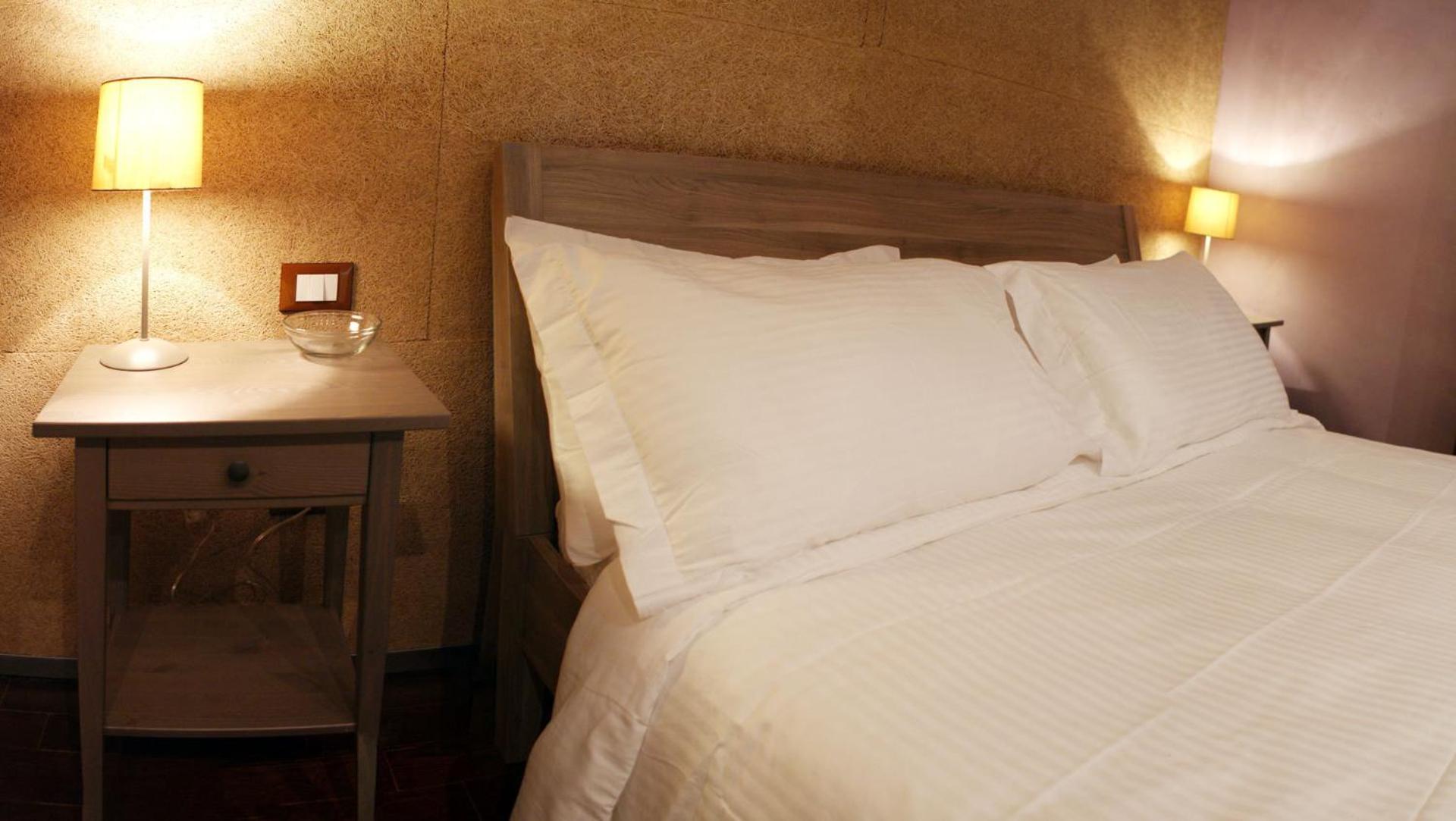 Double Room - Photo 5