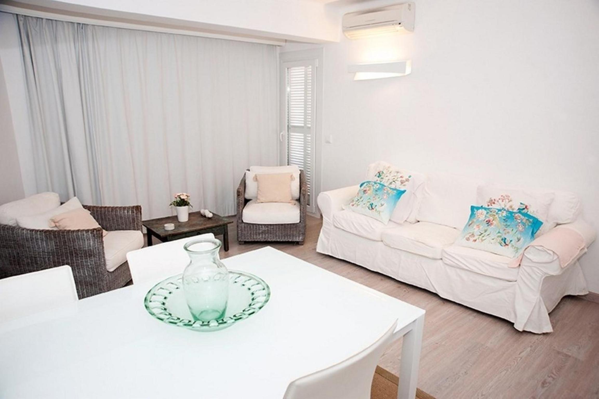 Apartment photo 2