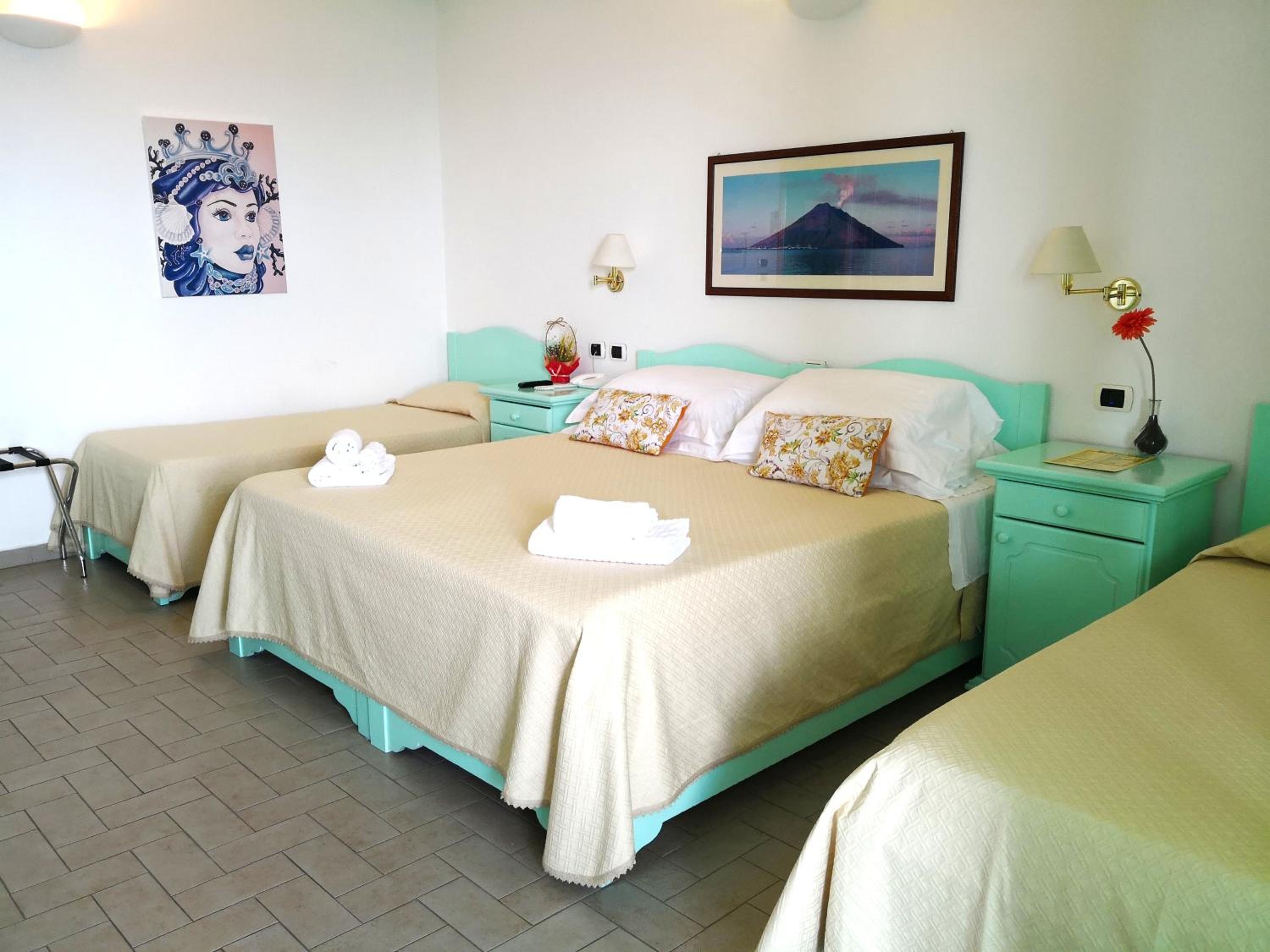 Standard Quadruple Room - Photo 1