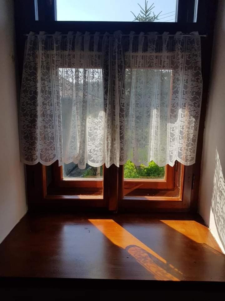 One-Bedroom House - Photo 2