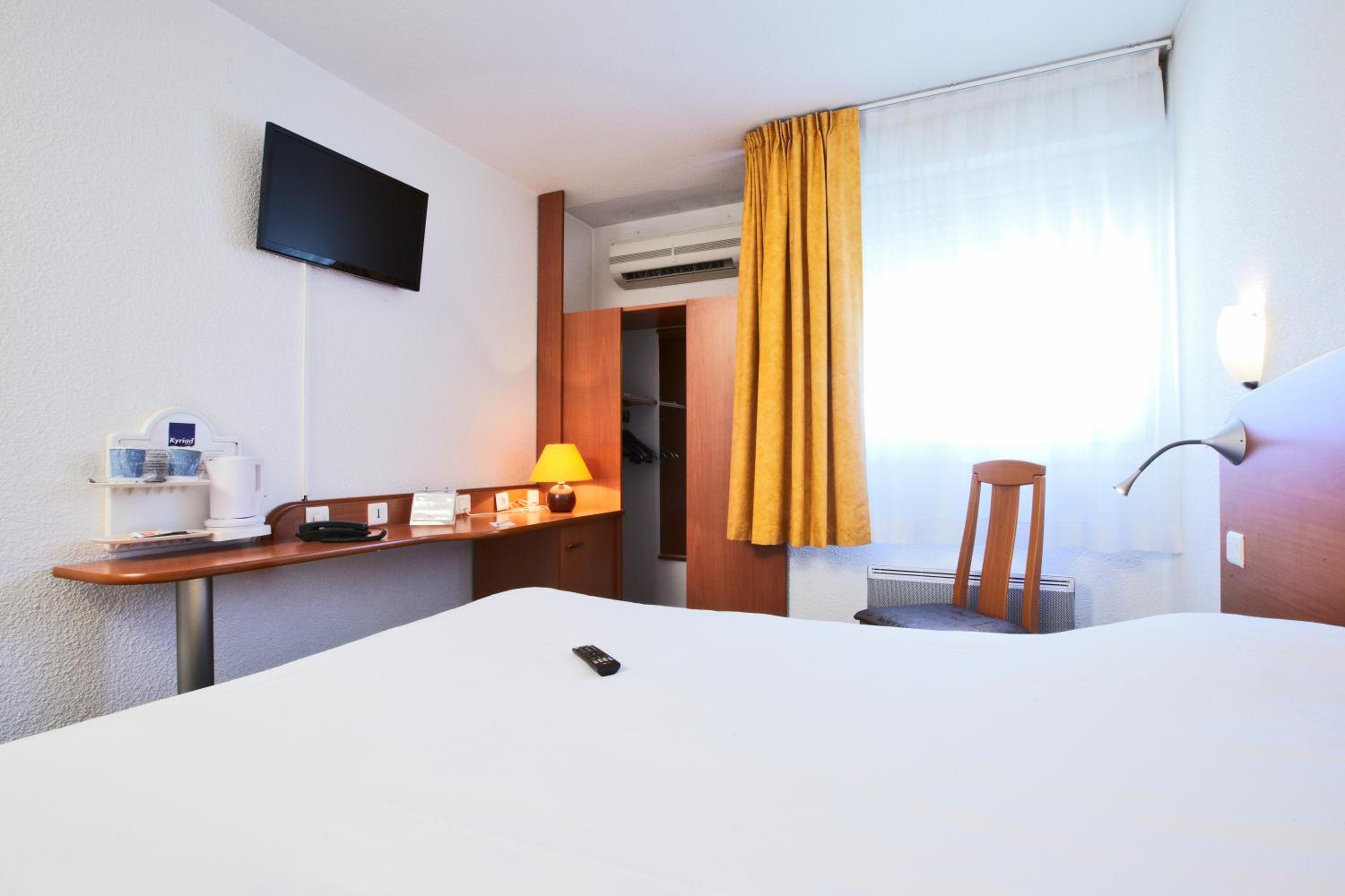 Double Room with One Double Bed photo 2