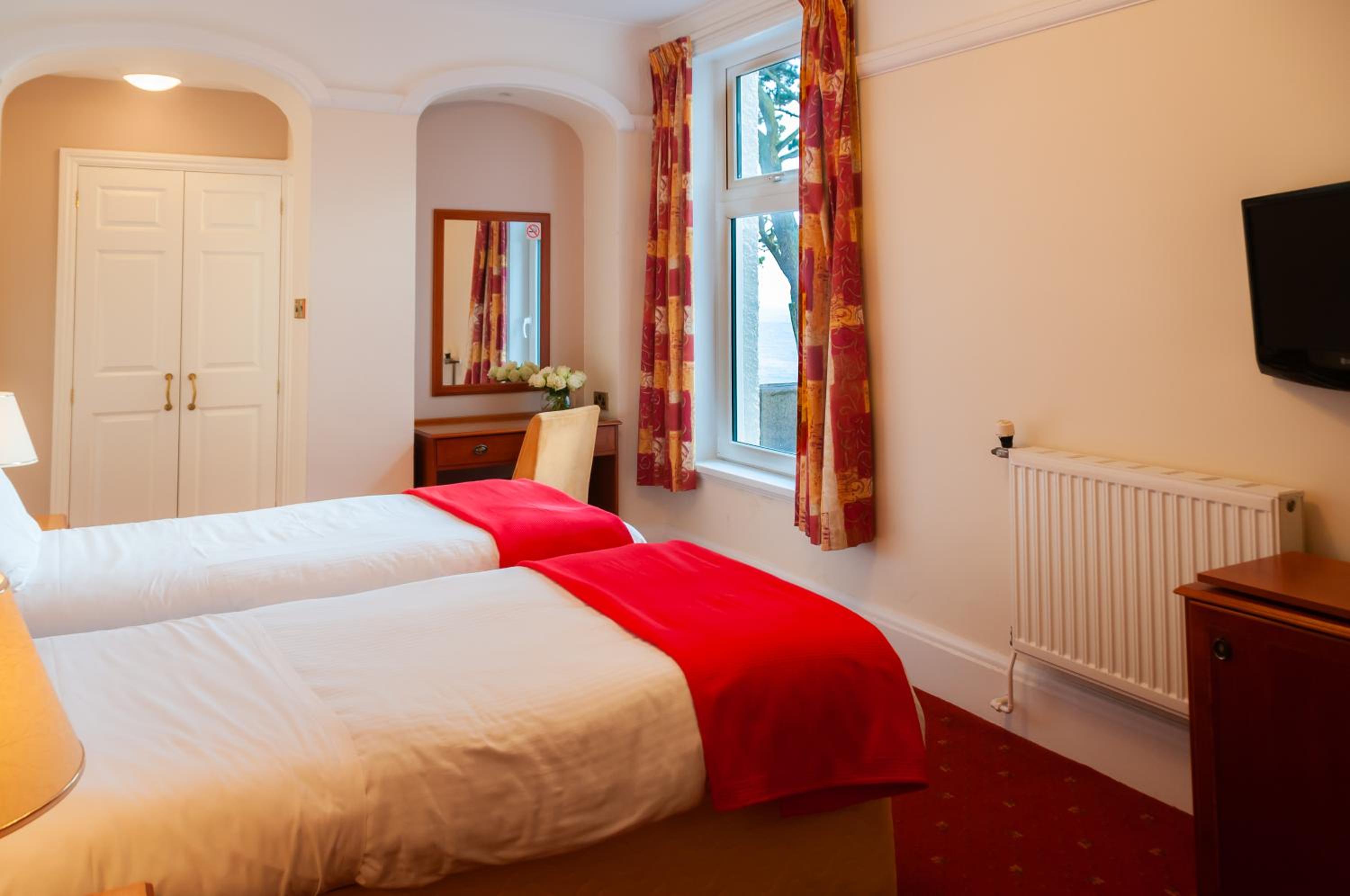 Twin Room with Sea View photo 2