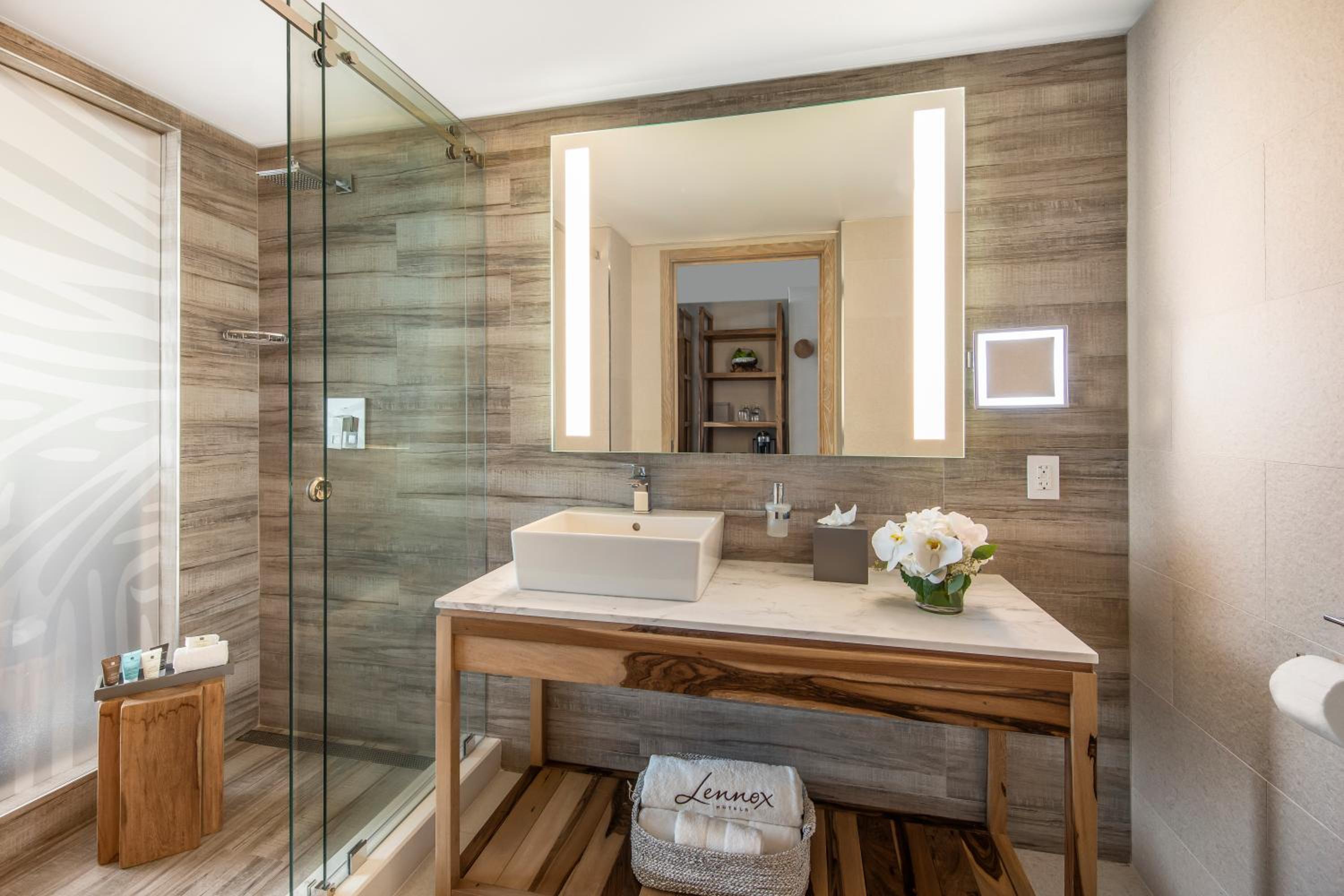 Double or Twin Room with Pool View - Photo 3