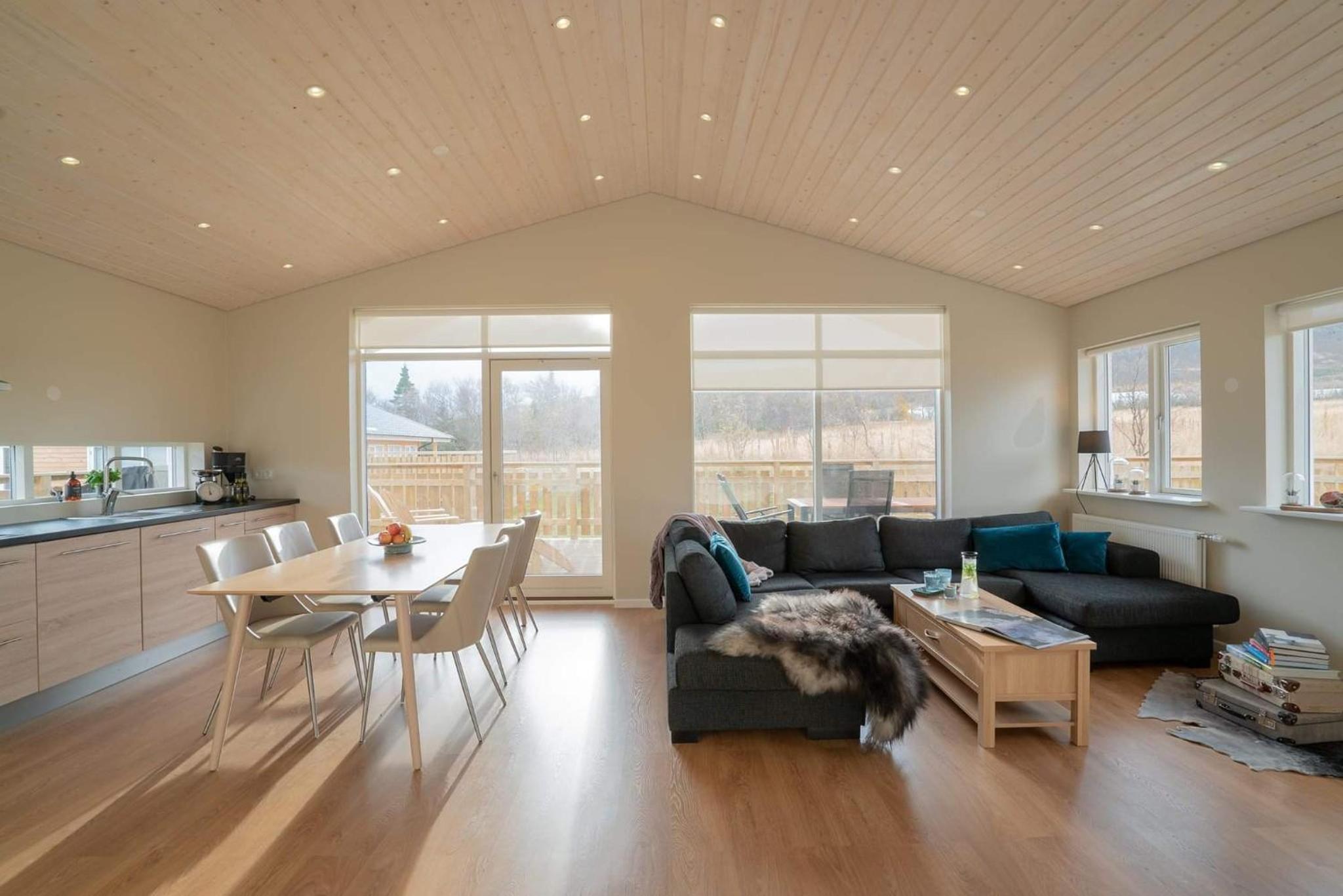 Three-Bedroom Cottage with Hot Tub - Photo 28
