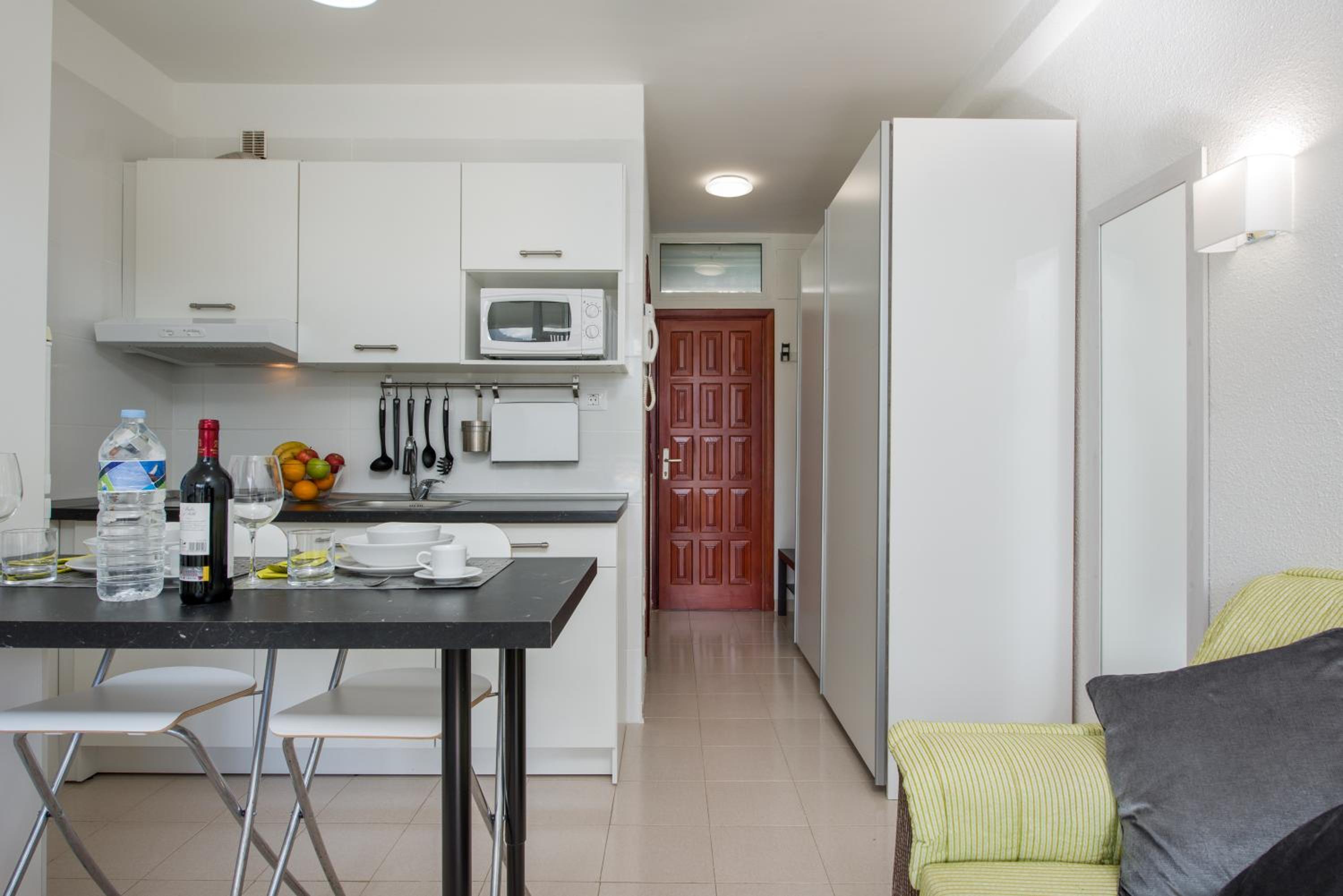 Studio Apartment photo 2