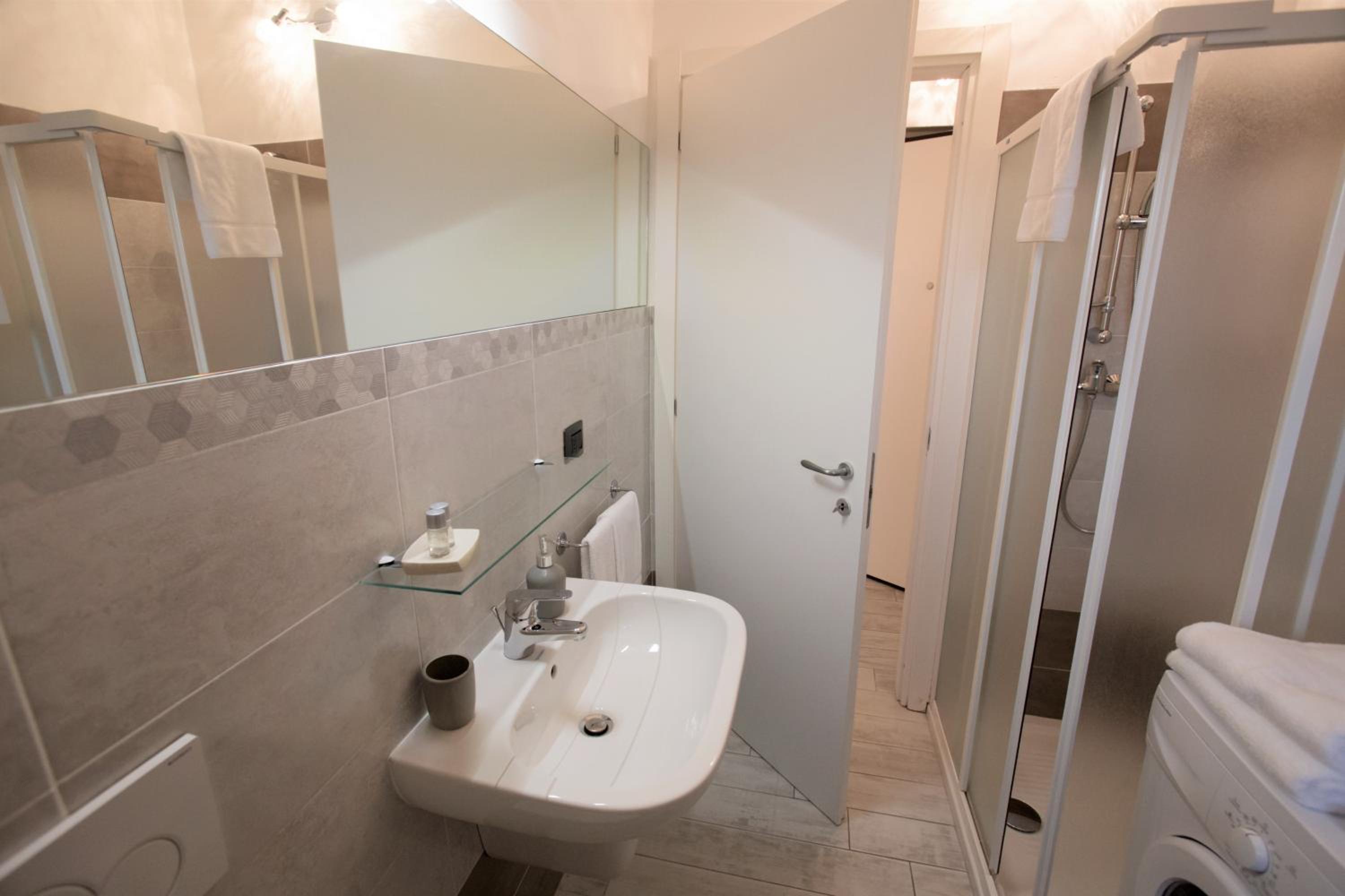 One-Bedroom Apartment - Photo 17