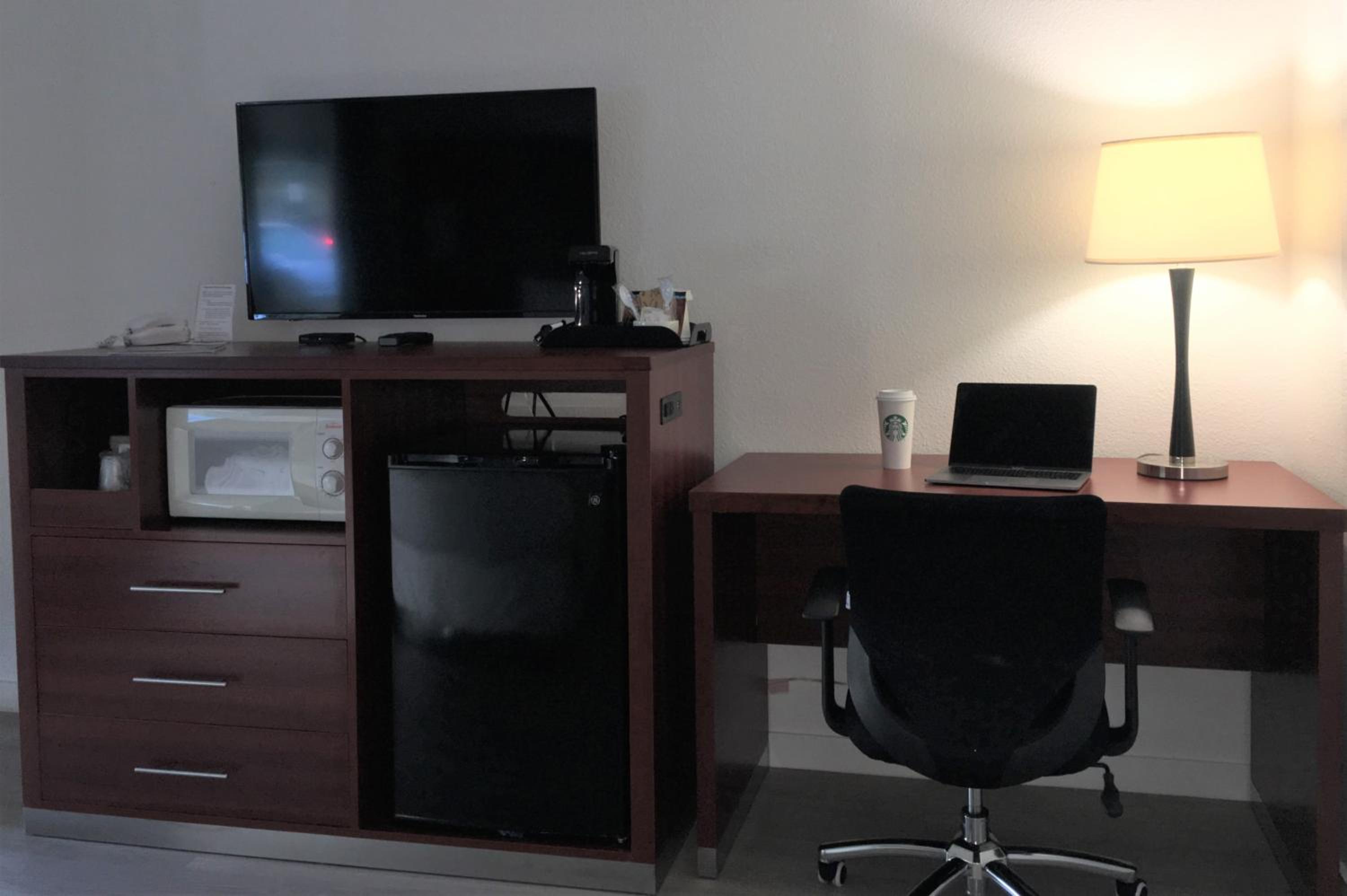 Queen Room - Photo 8