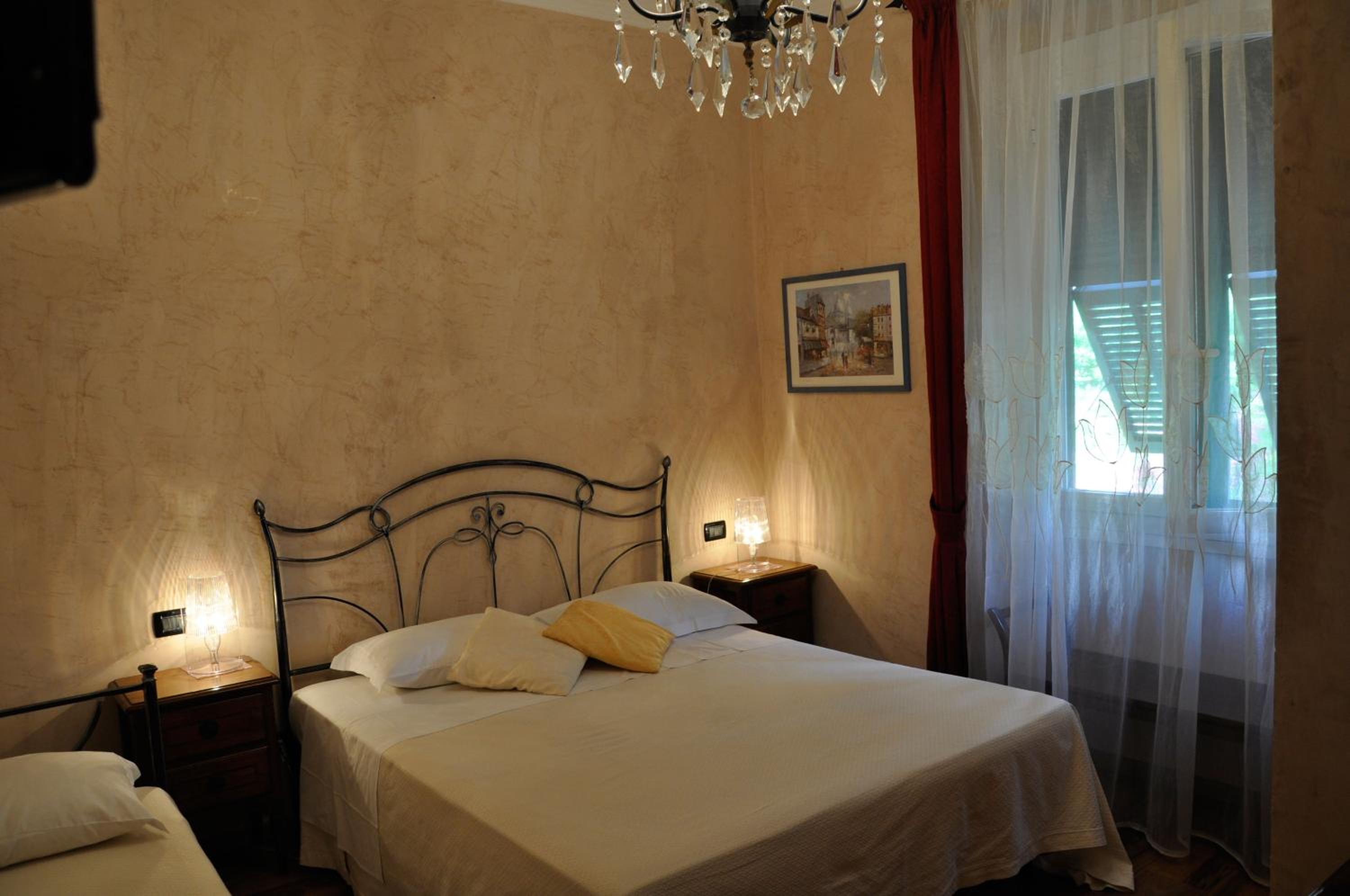Classic Triple Room - Photo 1