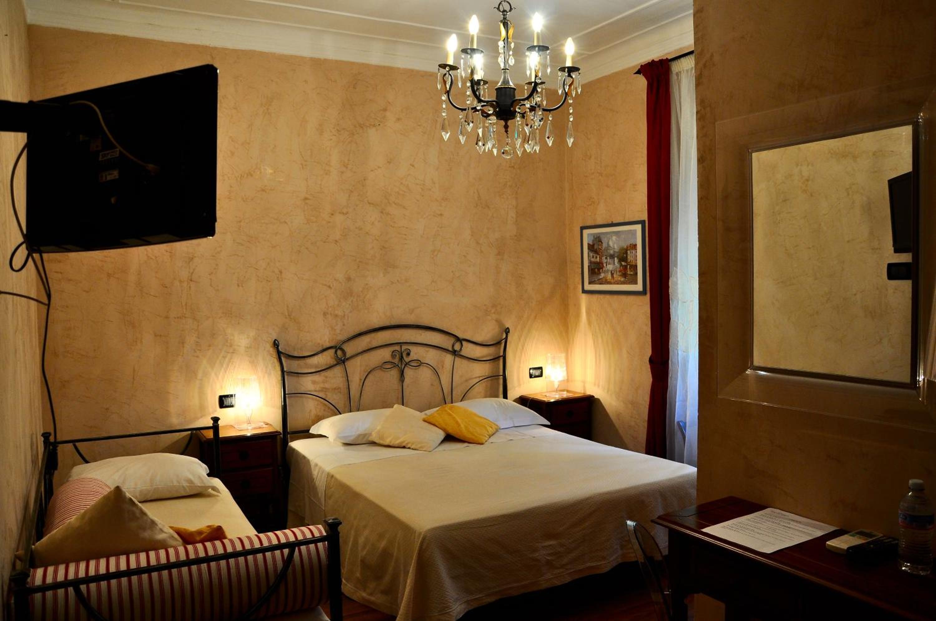 Classic Triple Room - Photo 4