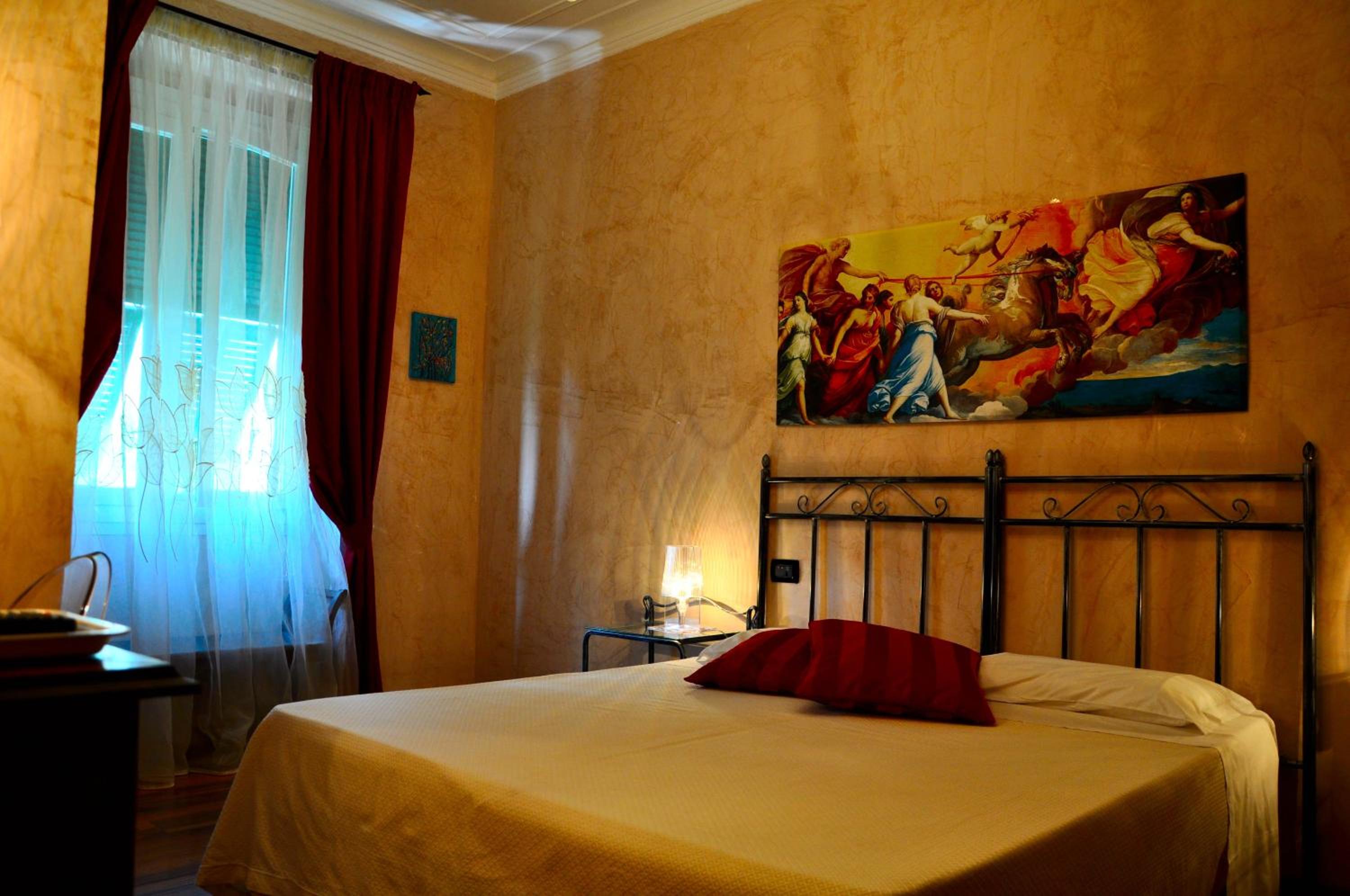 Double Room - Photo 6