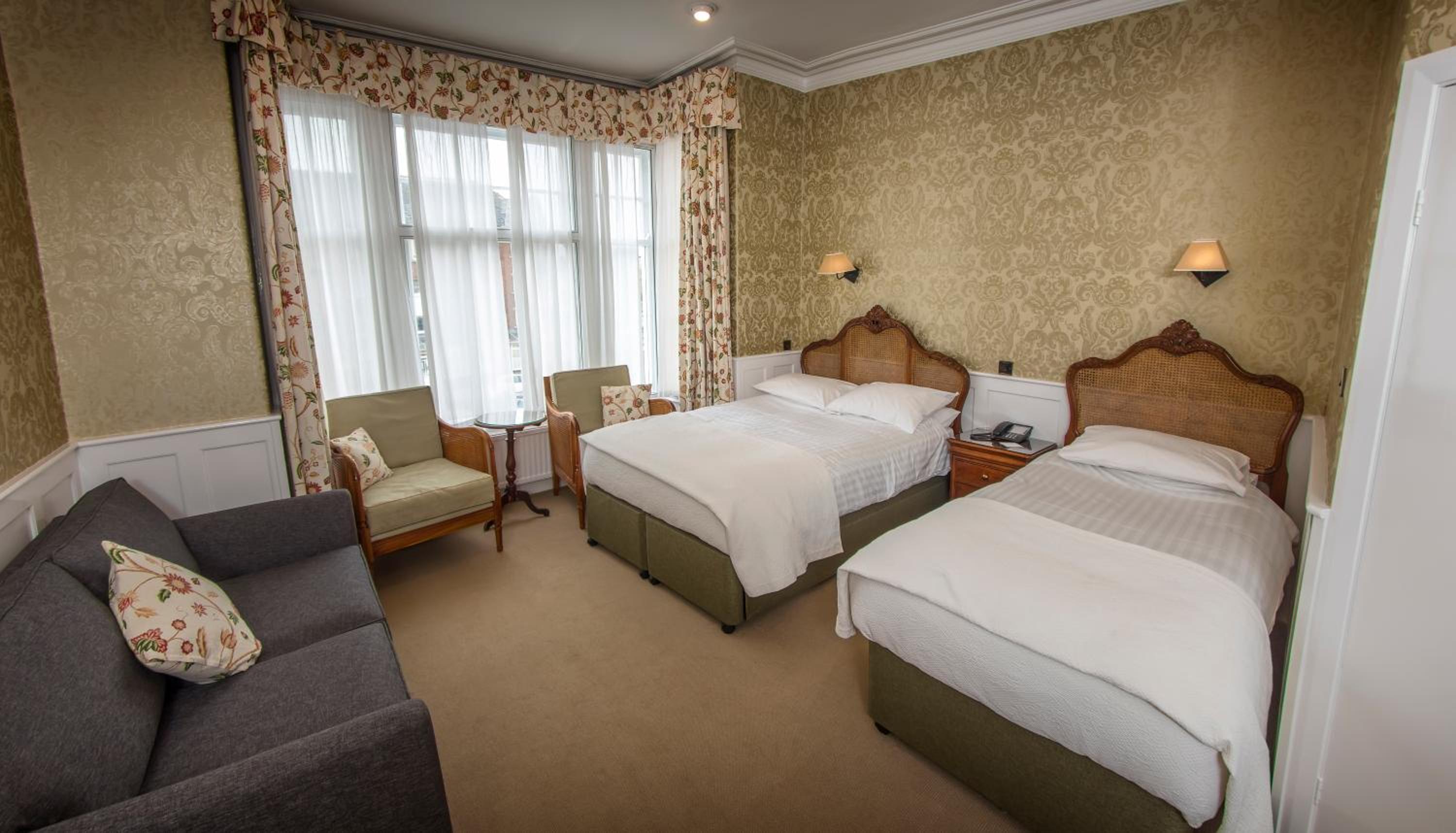 Superior Twin Room photo 2