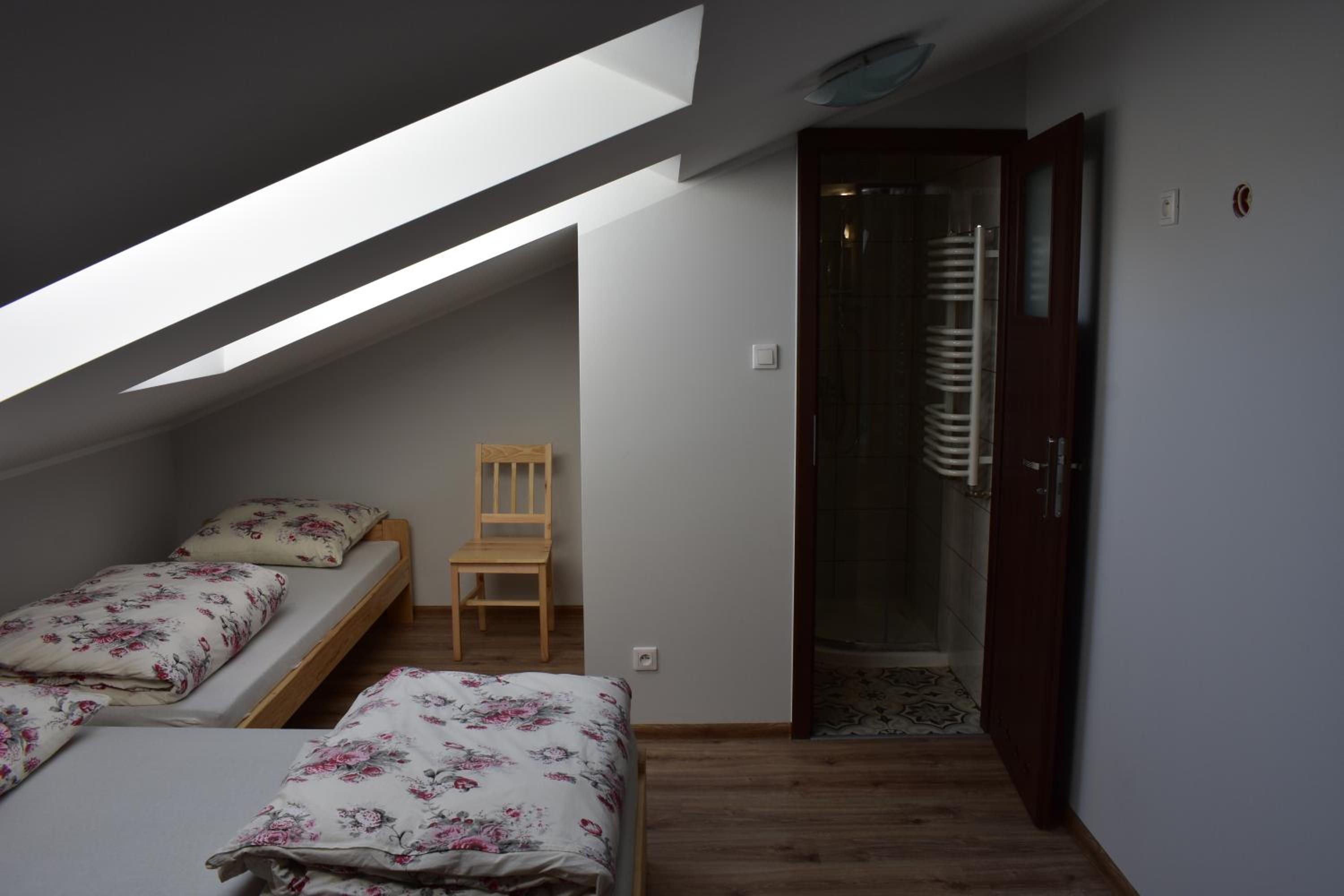 Quadruple Room with Bathroom - Photo 27