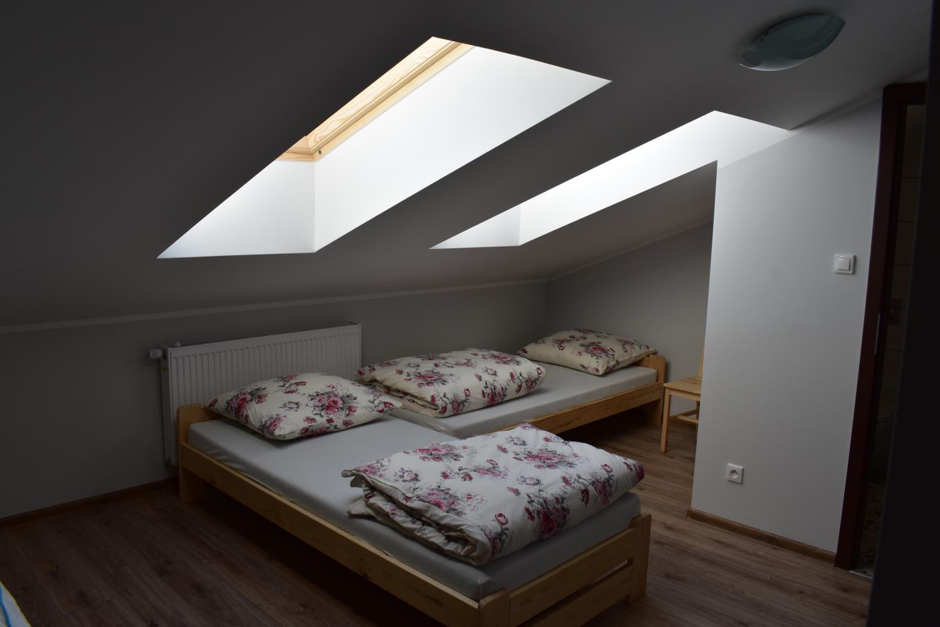 Quadruple Room with Bathroom - Photo 30