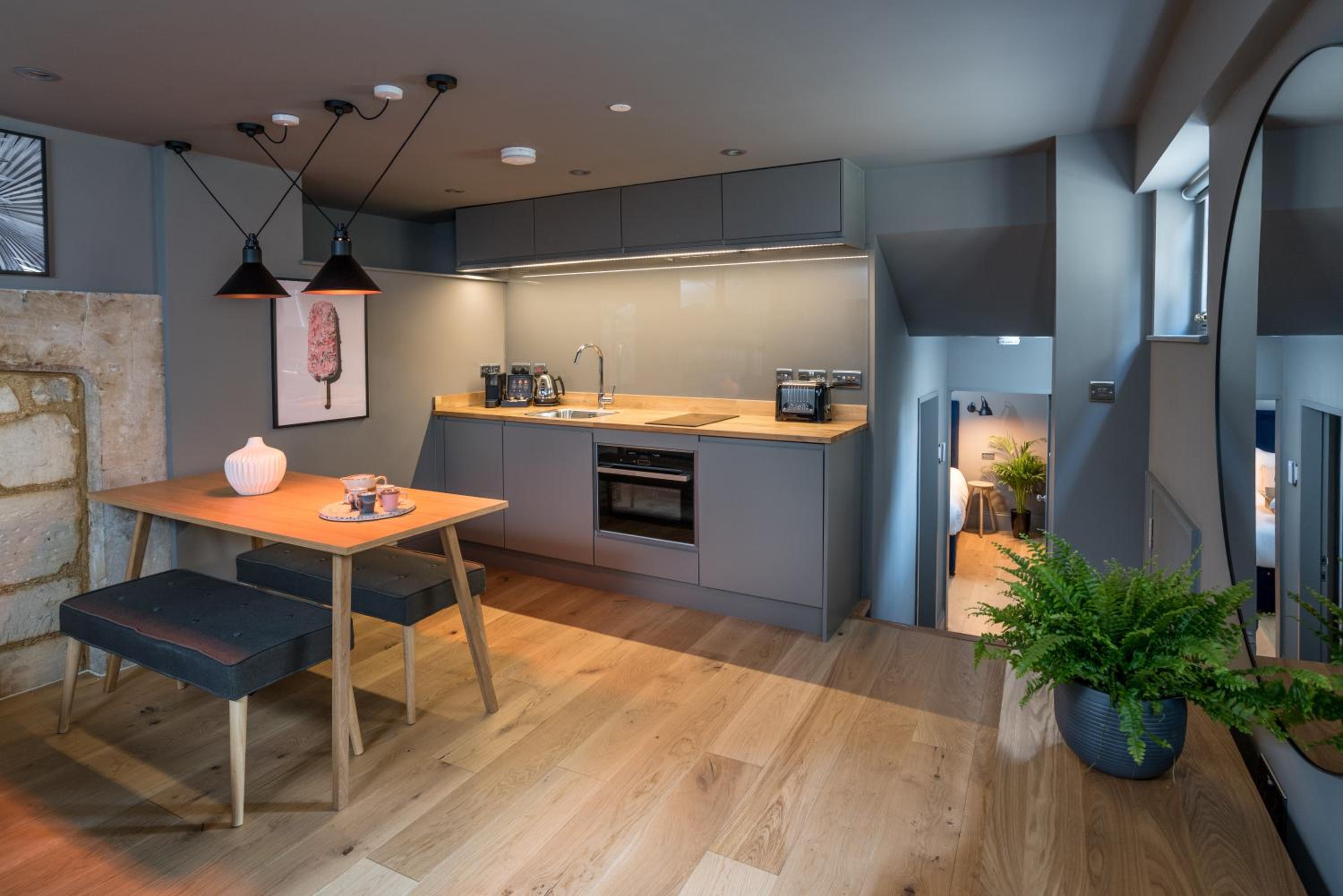 One-Bedroom Apartment - Photo 9