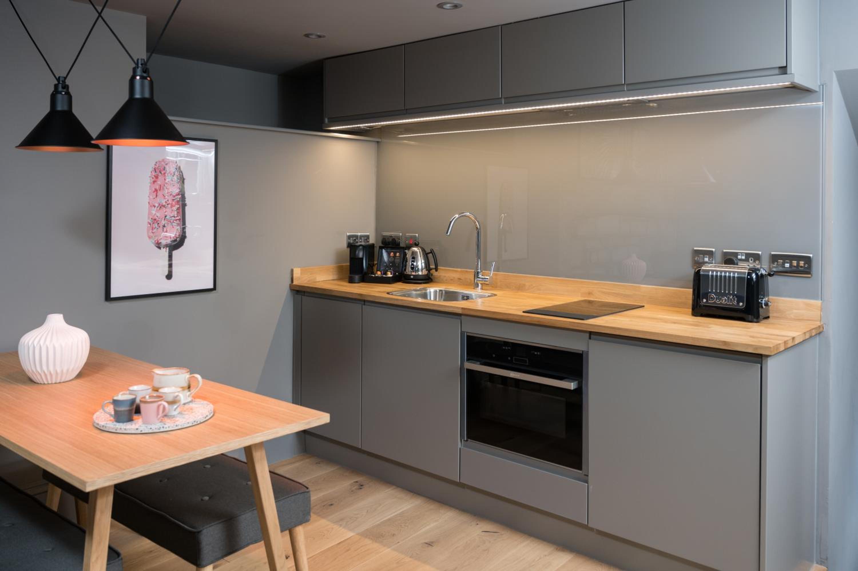One-Bedroom Apartment - Photo 10