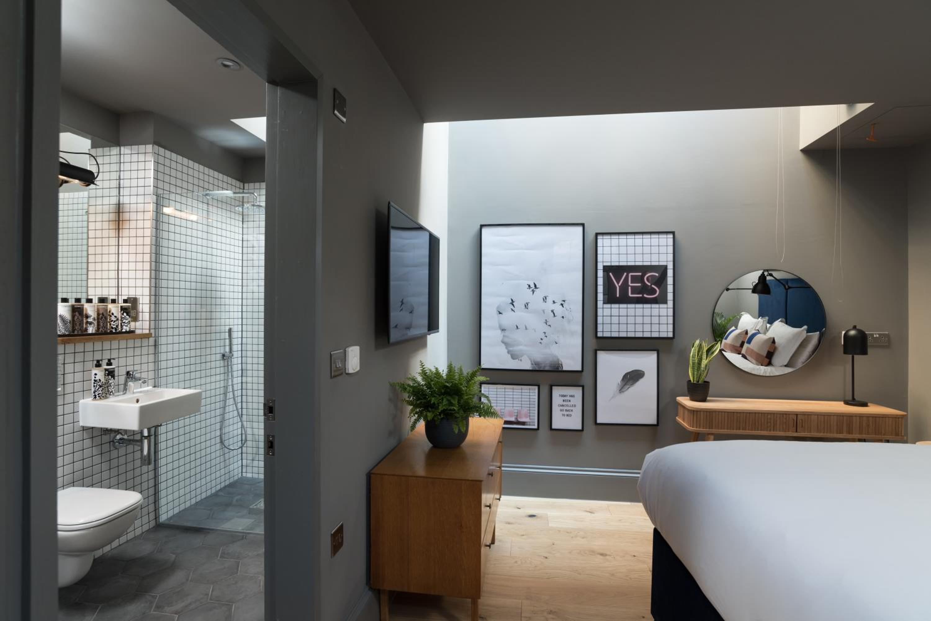 One-Bedroom Apartment - Photo 22