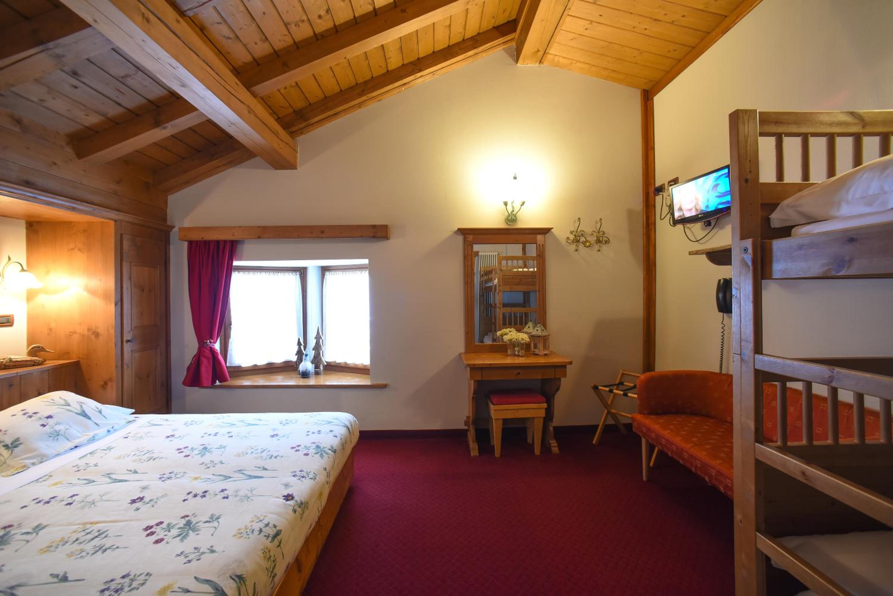 Quadruple Room photo 2