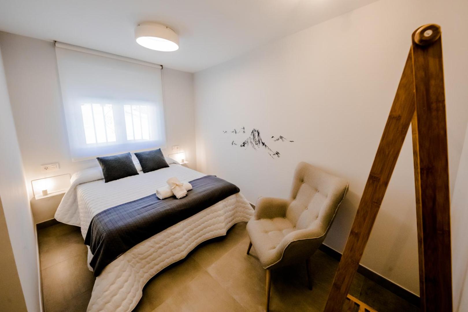 Three-Bedroom House photo 3