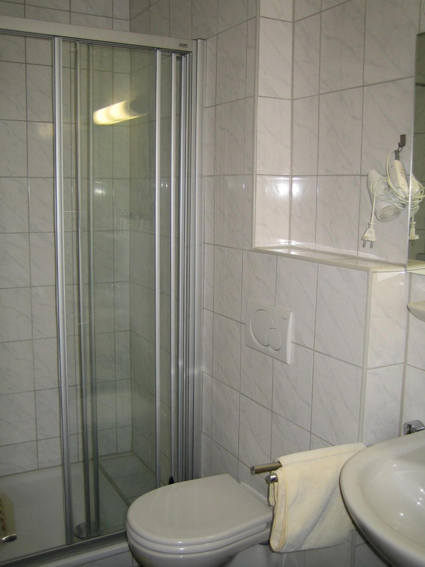 Standard Double Room photo 3