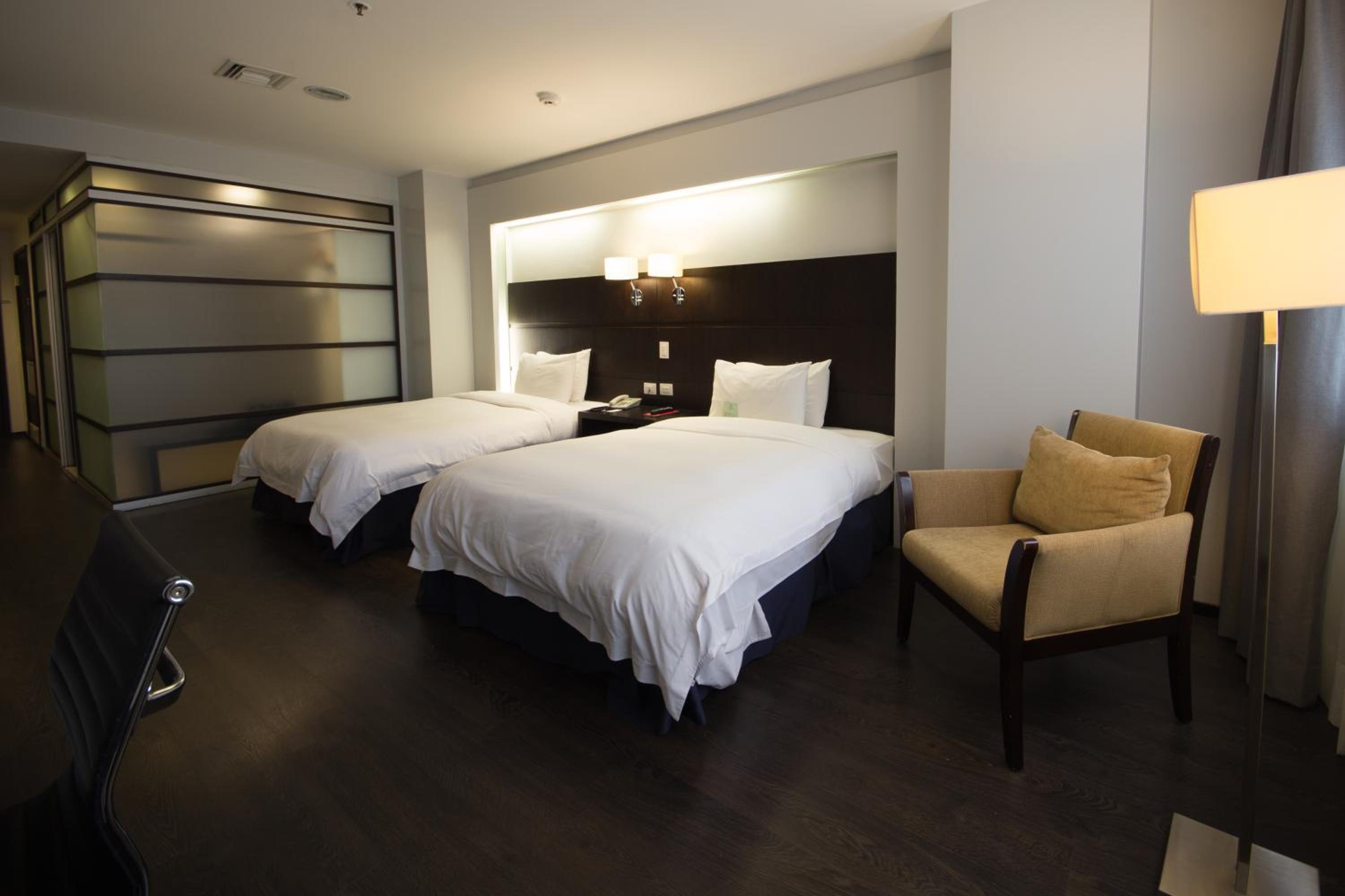 Deluxe Twin Room photo 3